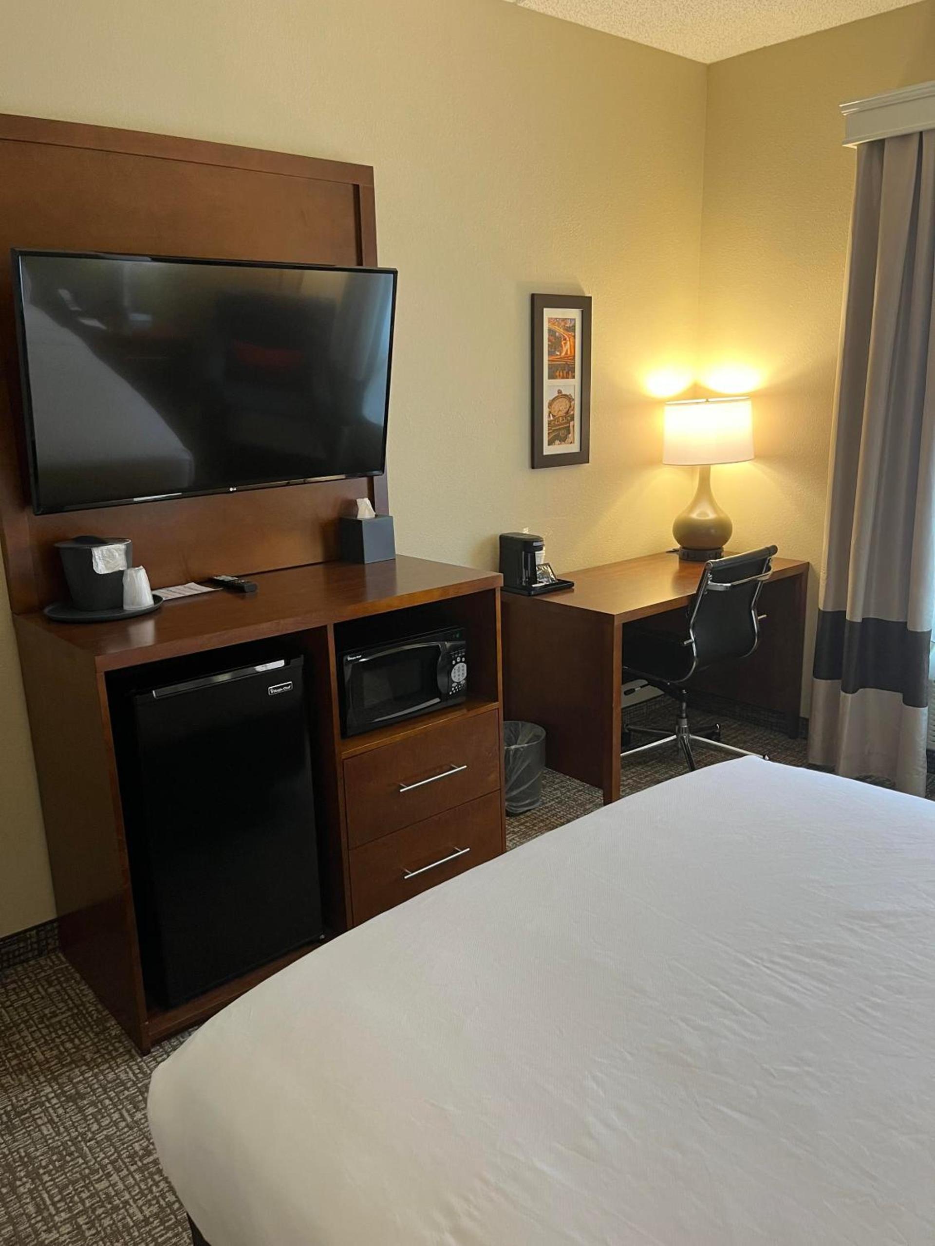 Wingate by Wyndham Pittsburgh West Mifflin photo 6