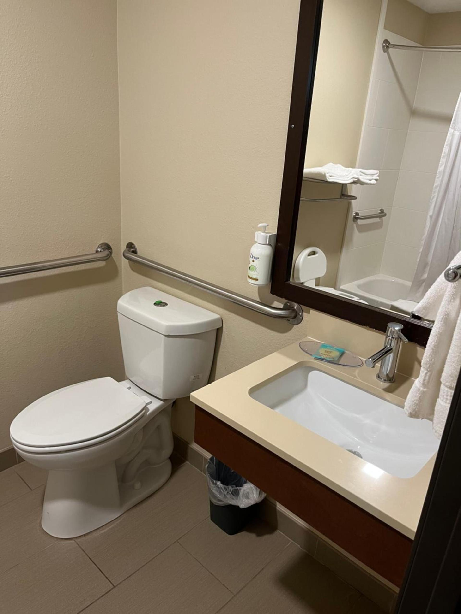 Wingate by Wyndham Pittsburgh West Mifflin photo 5