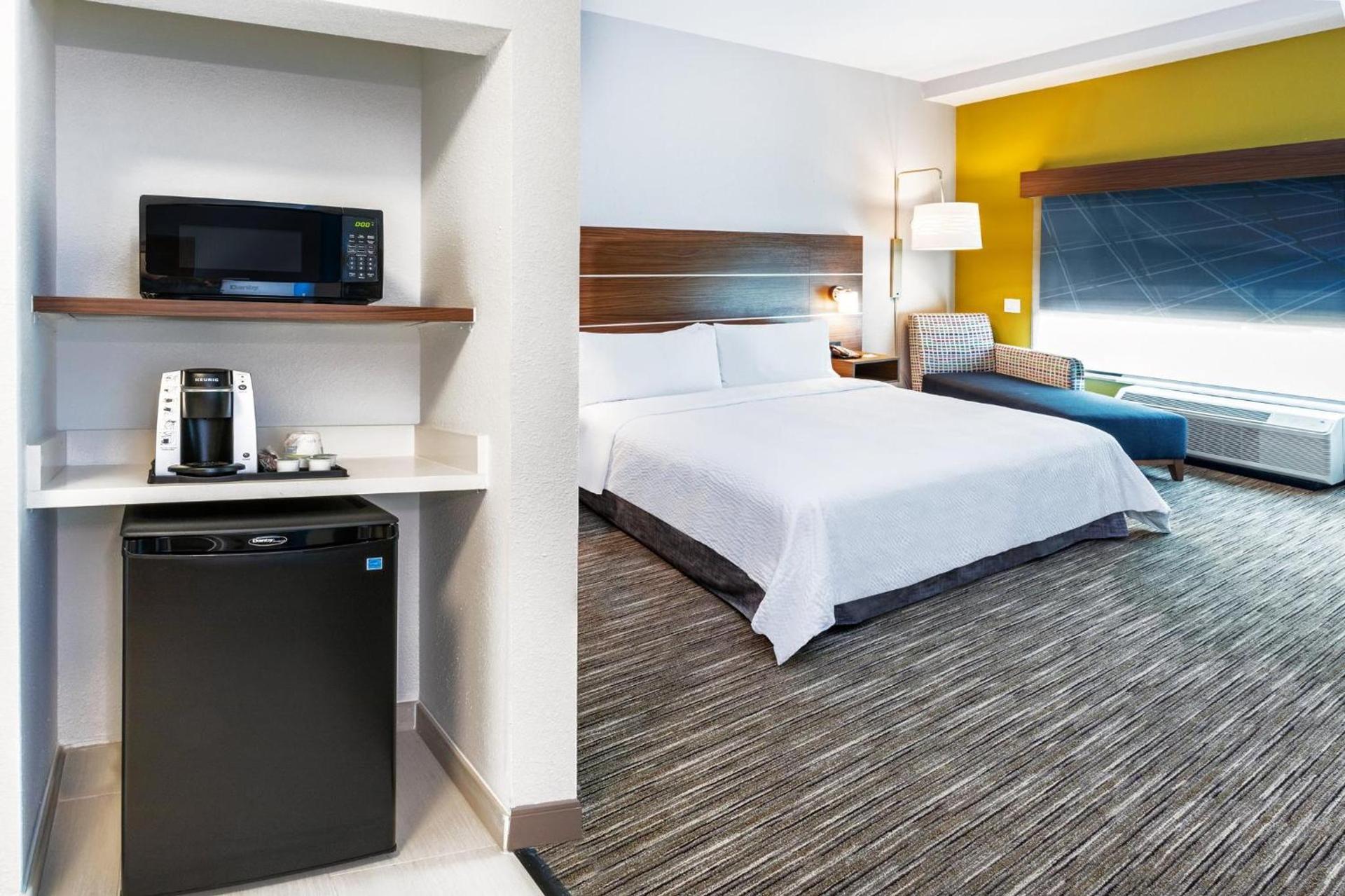 Holiday Inn Express & Suites - Houston - Downtown North by IHG photo 21