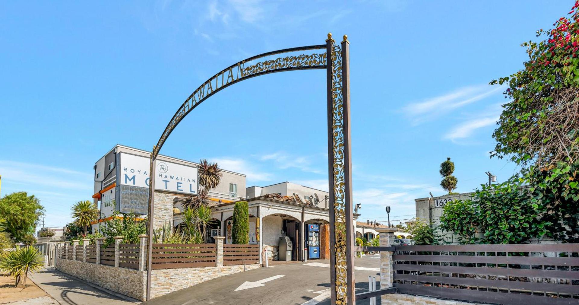 Royal Hawaiian Inn - Mid City, Los Angeles photo 1