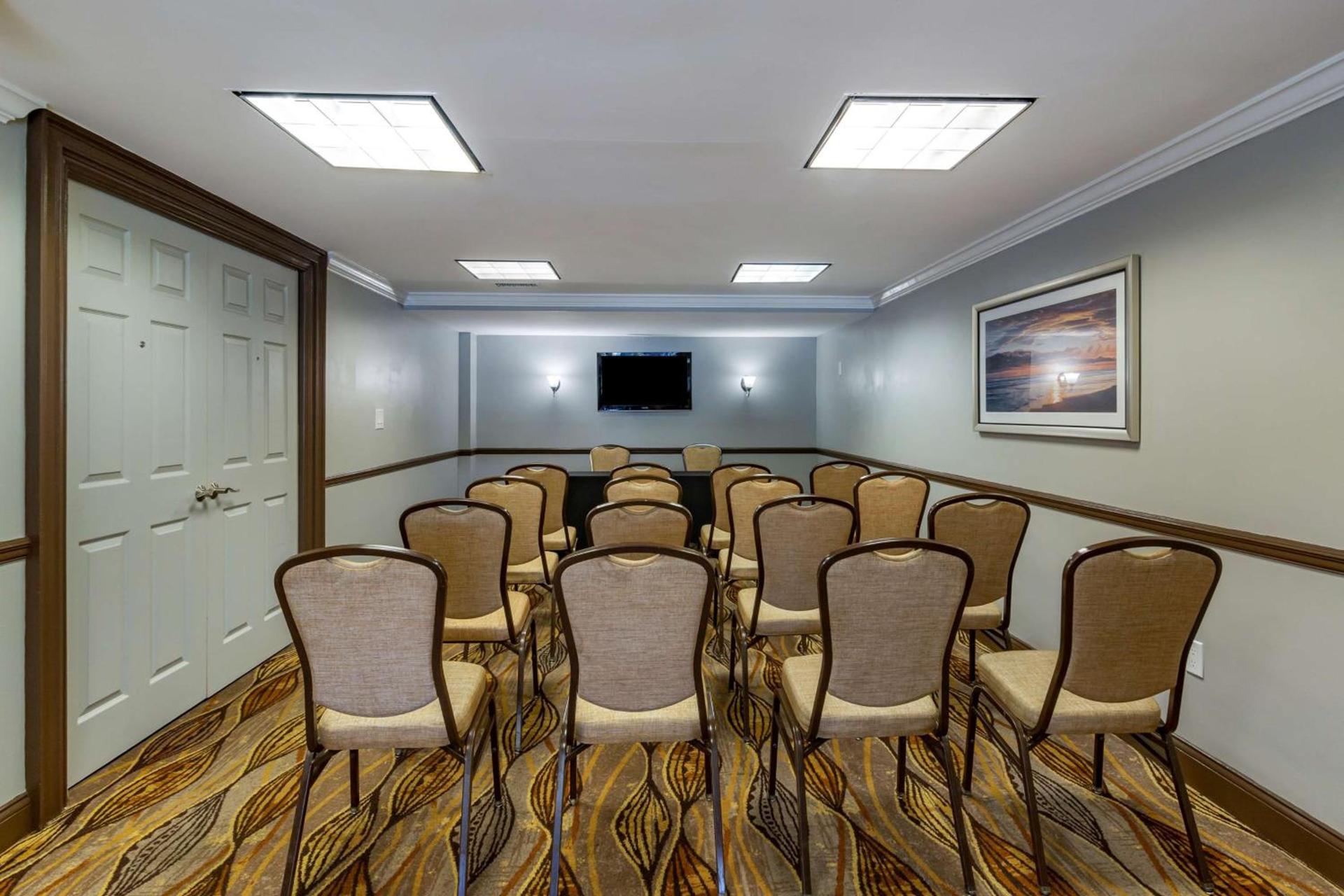 Best Western Palm Beach Lakes photo 35