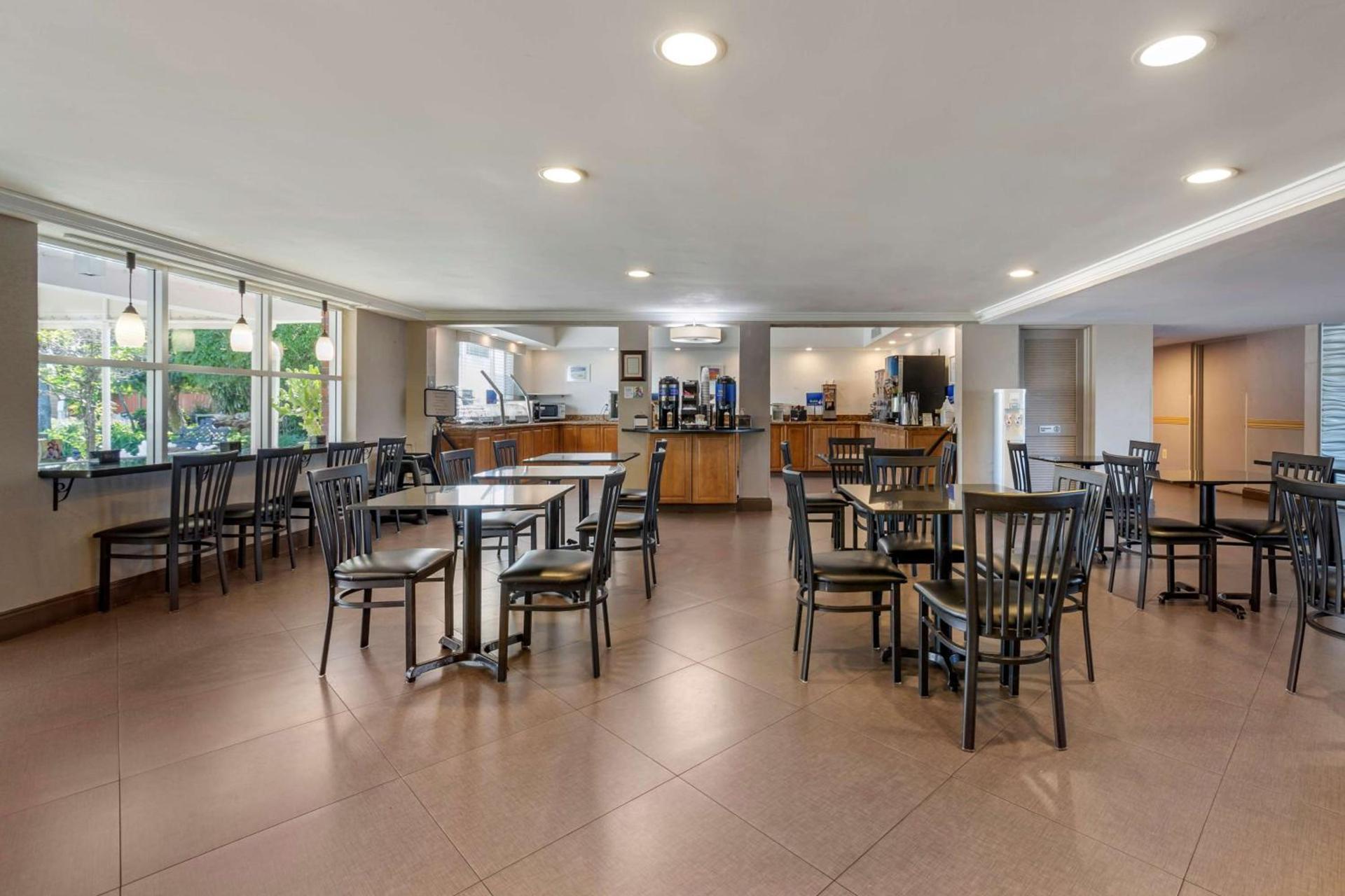 Best Western Palm Beach Lakes photo 6