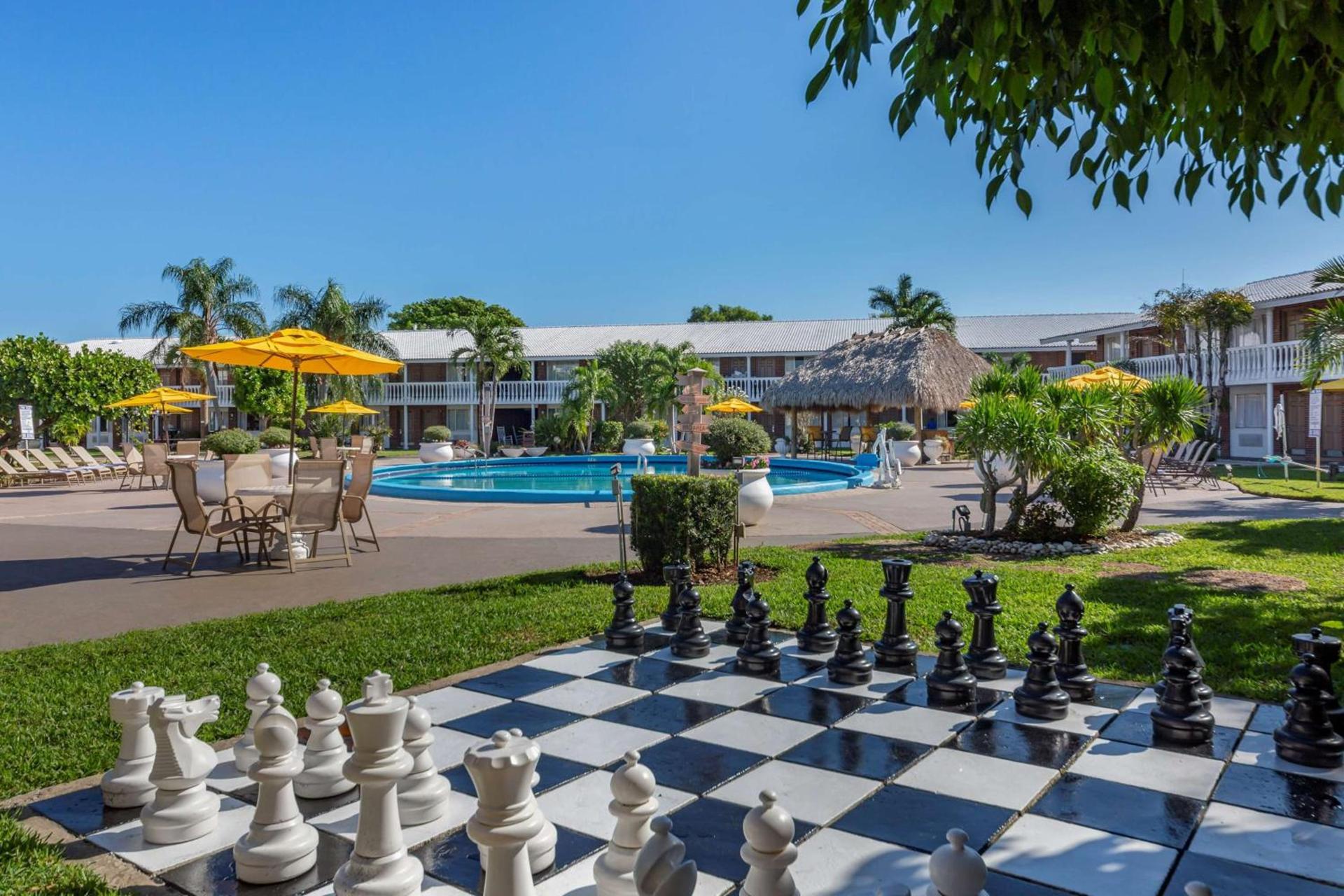 Best Western Palm Beach Lakes photo 5