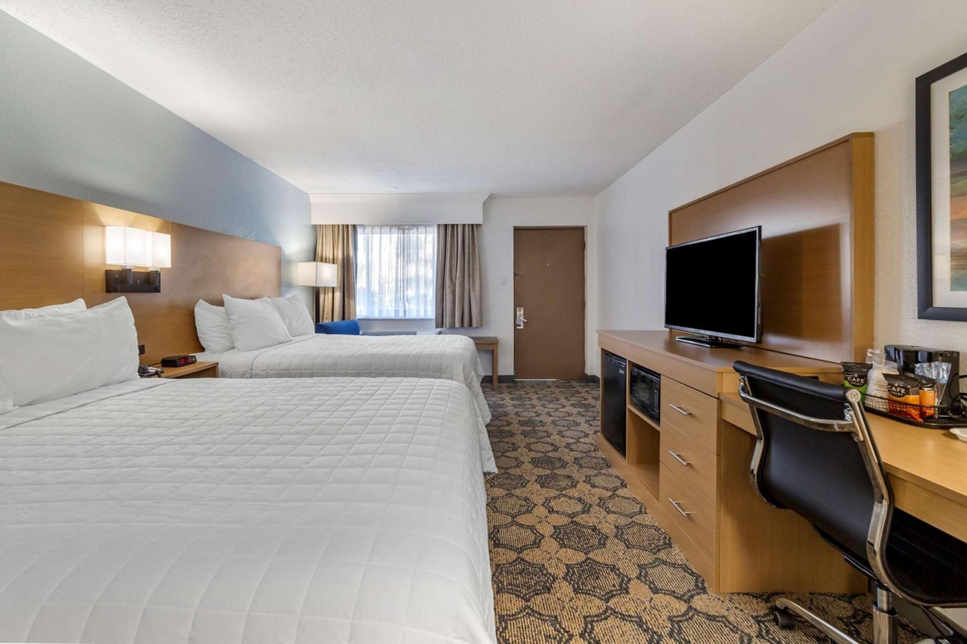 Best Western Palm Beach Lakes photo 12
