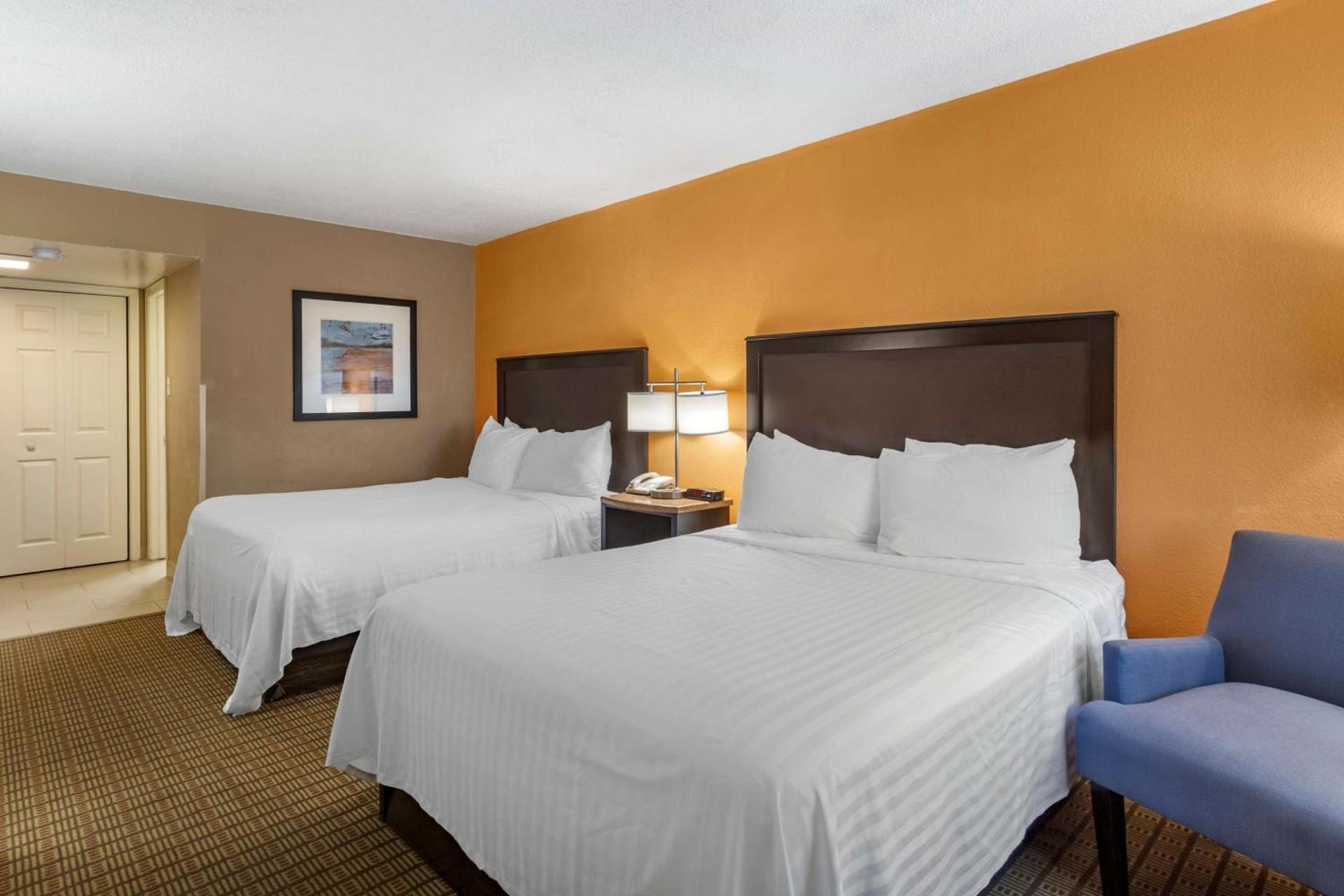 Best Western Palm Beach Lakes photo 14