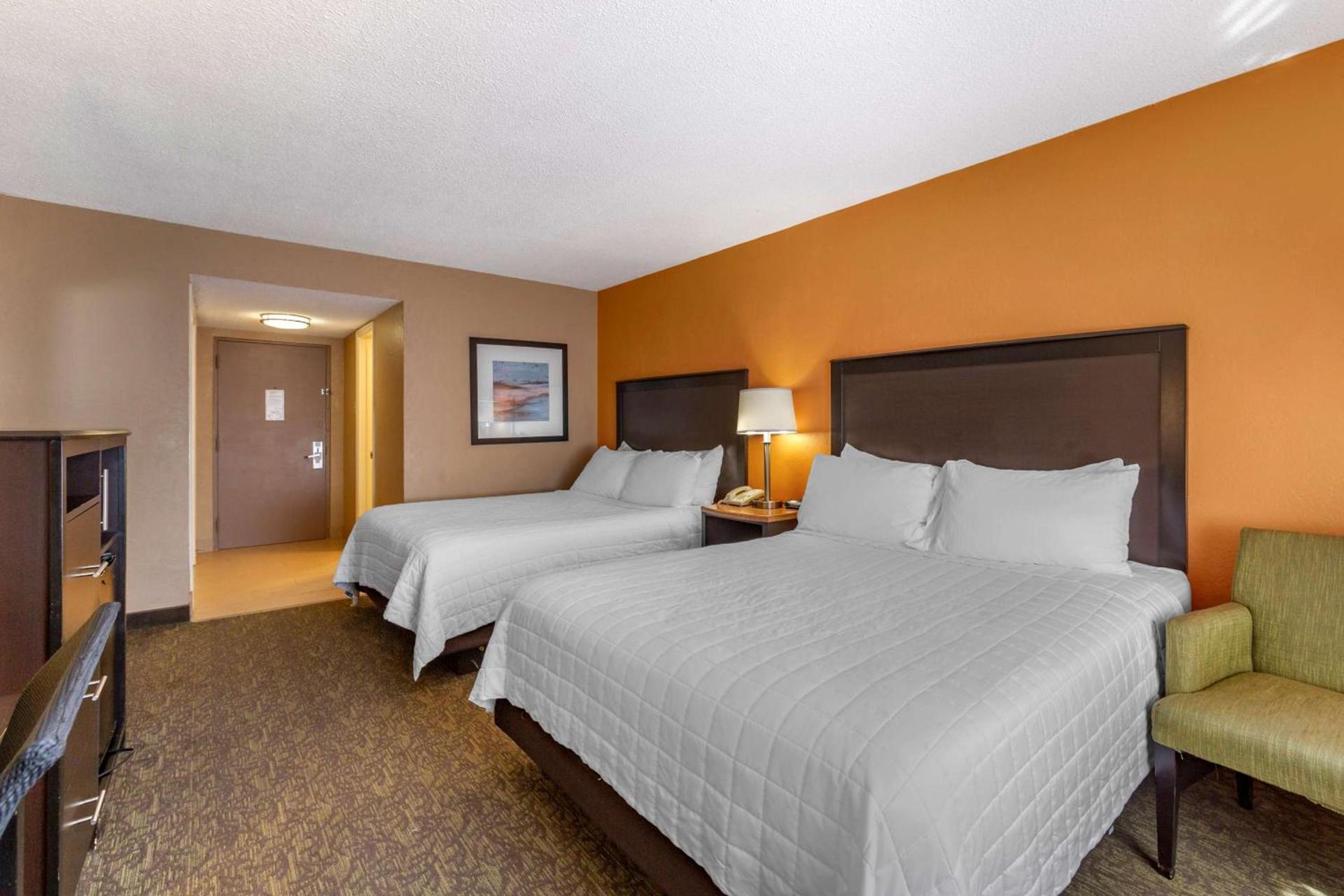 Best Western Palm Beach Lakes photo 20
