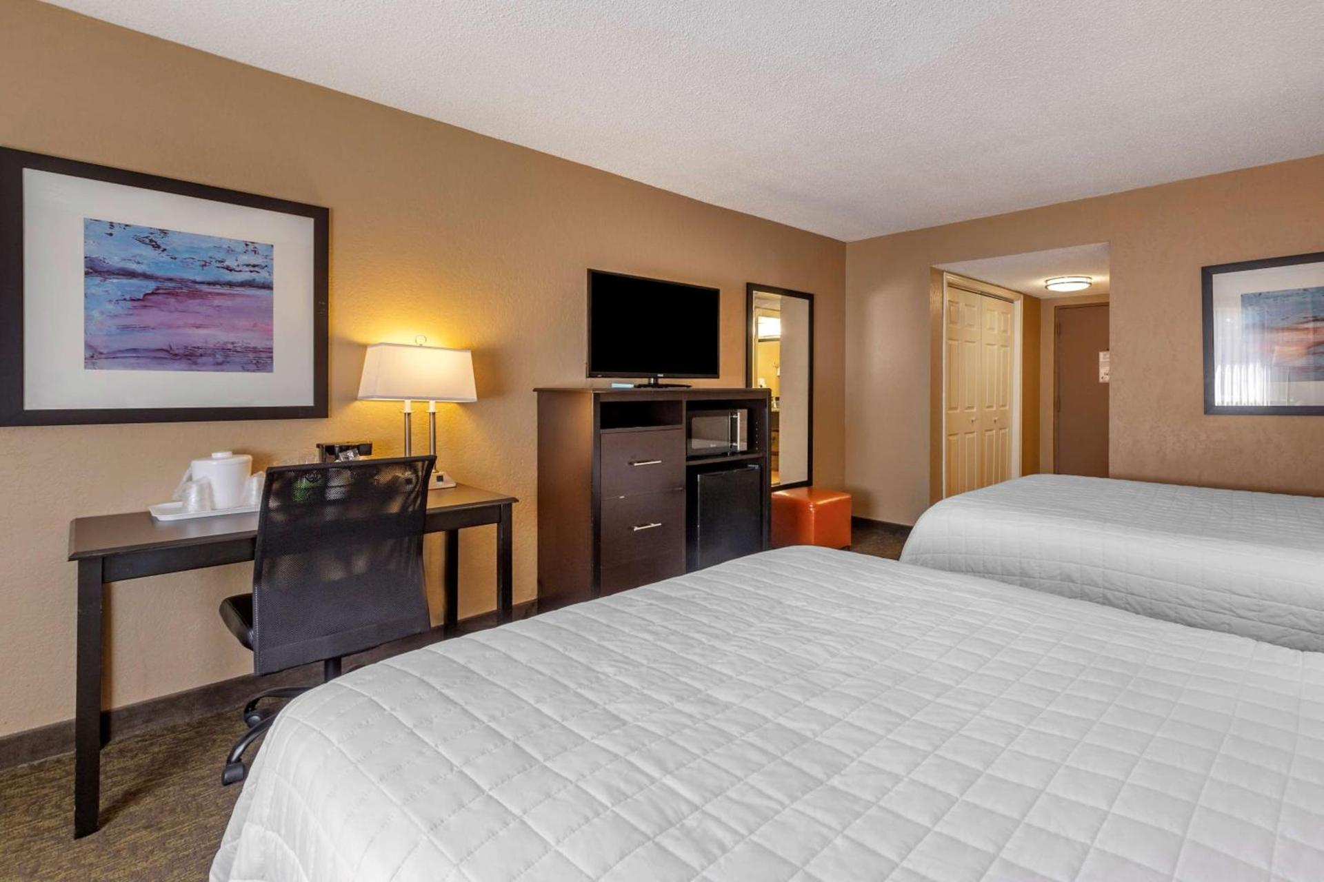 Best Western Palm Beach Lakes photo 21