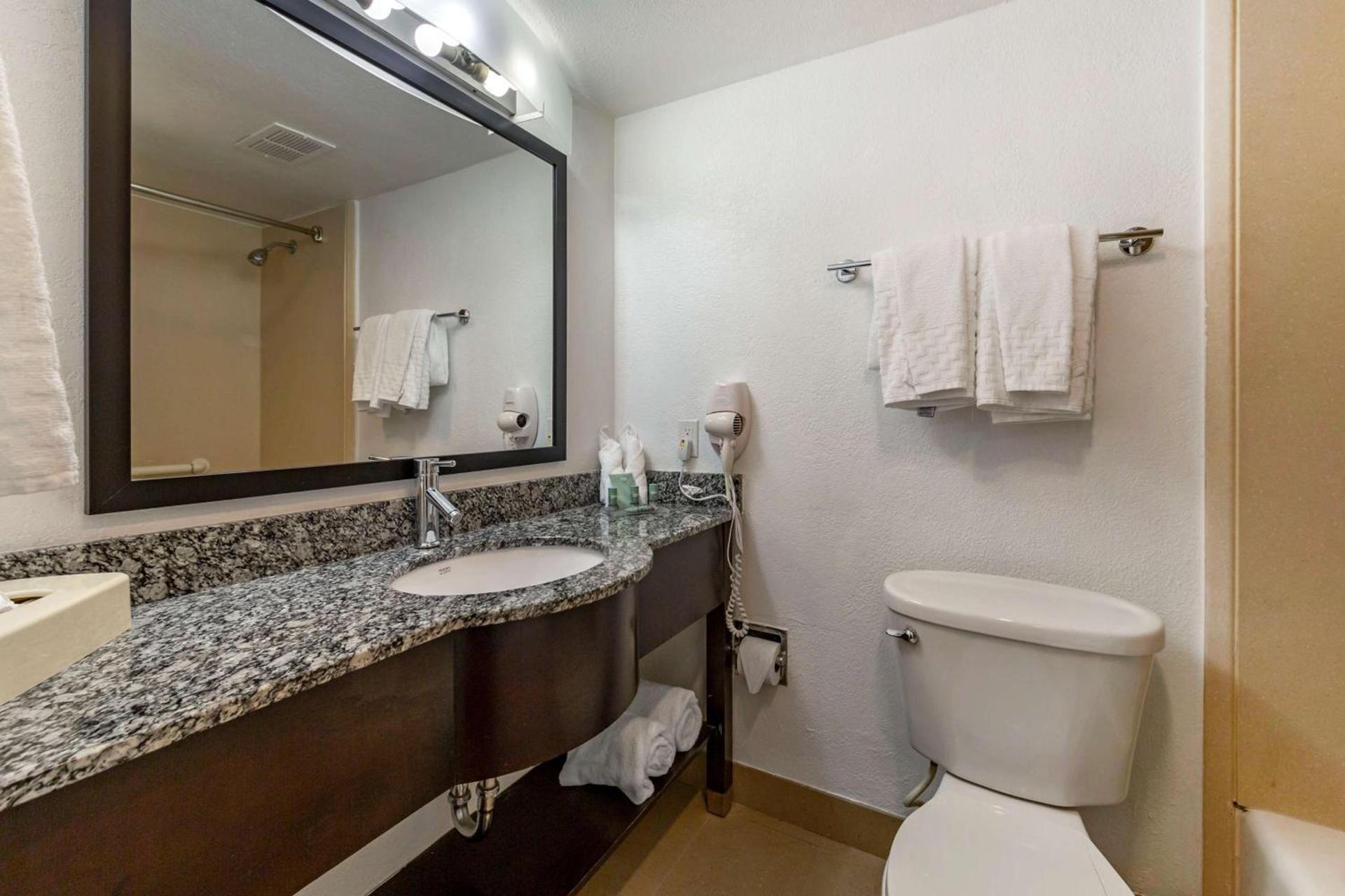 Best Western Palm Beach Lakes photo 29