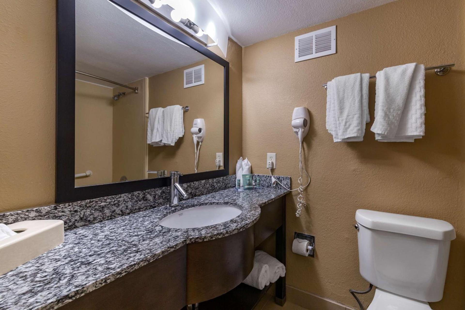 Best Western Palm Beach Lakes photo 30