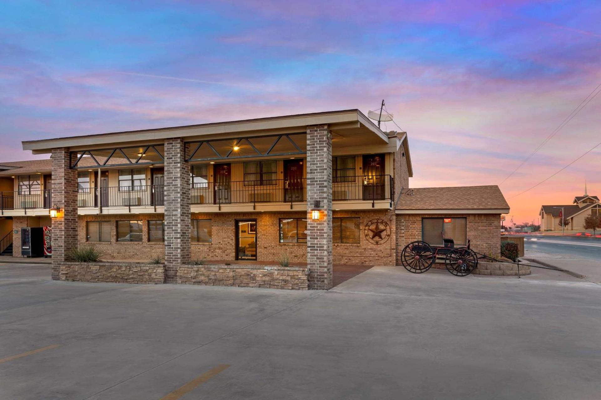 Best Western Caprock Inn — hotel in Brownfield
