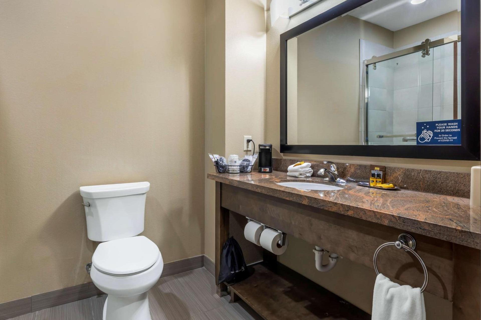Best Western Plus Fort Stockton Hotel photo 18