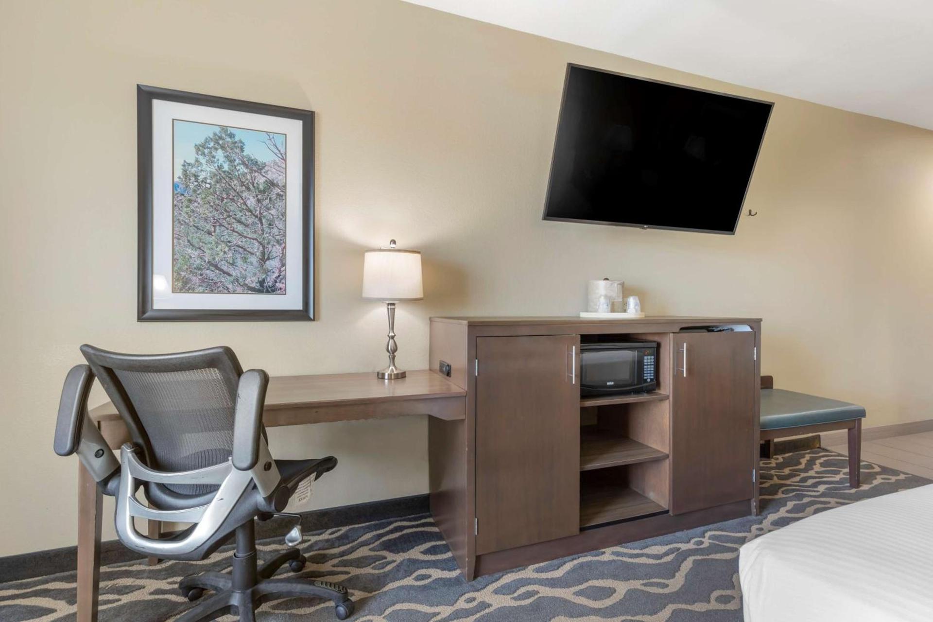 Best Western Plus Fort Stockton Hotel photo 9