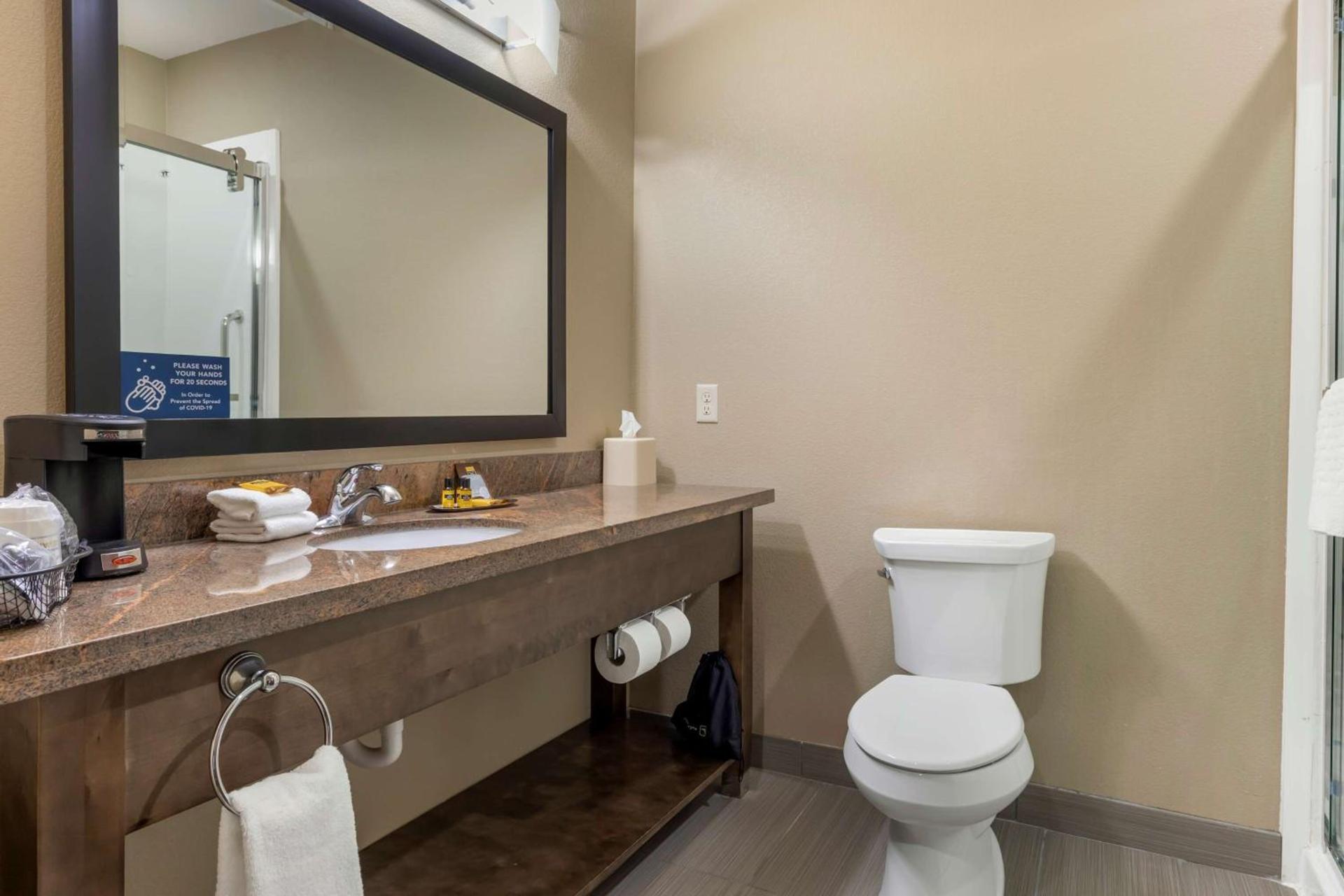 Best Western Plus Fort Stockton Hotel photo 10