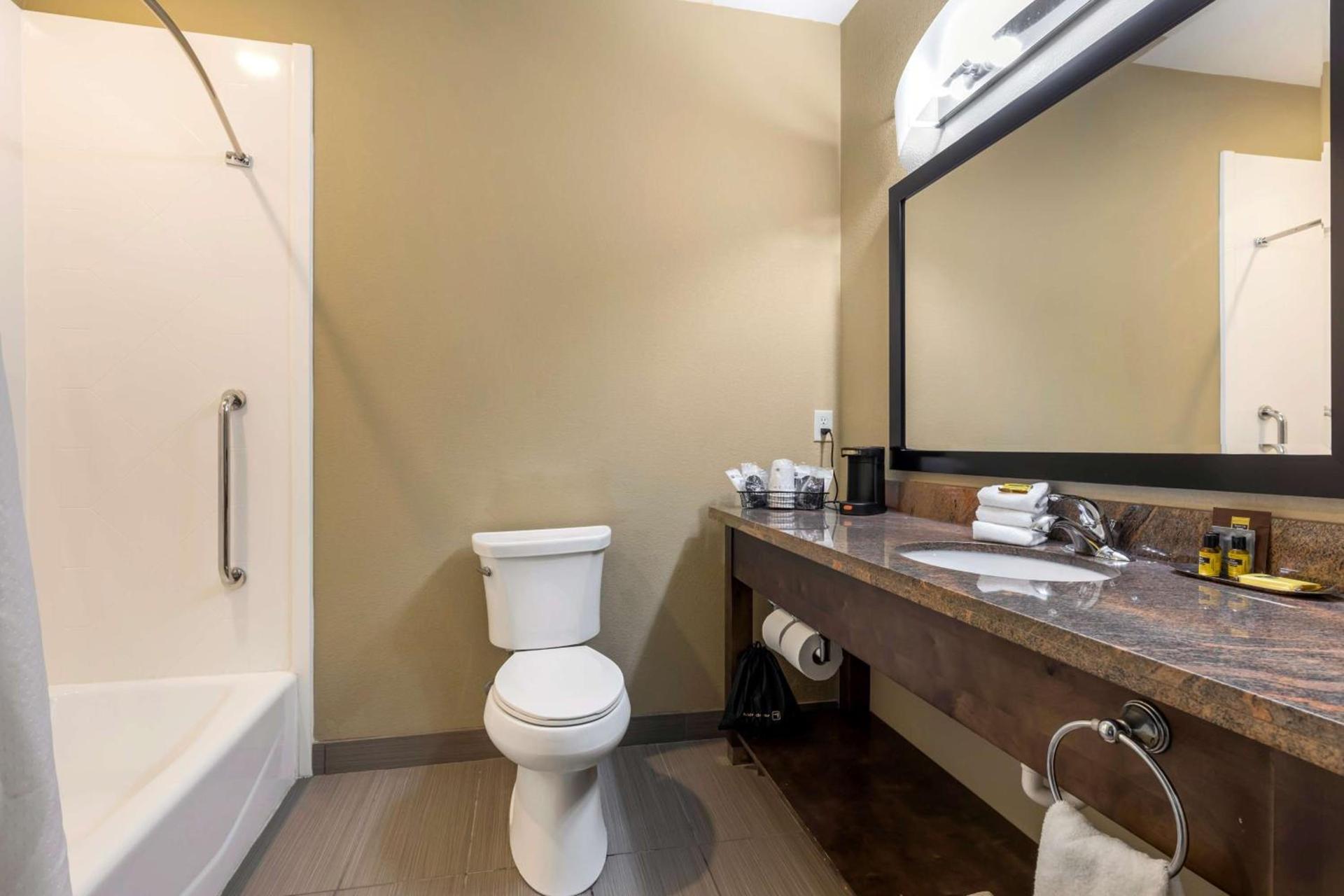 Best Western Plus Fort Stockton Hotel photo 15