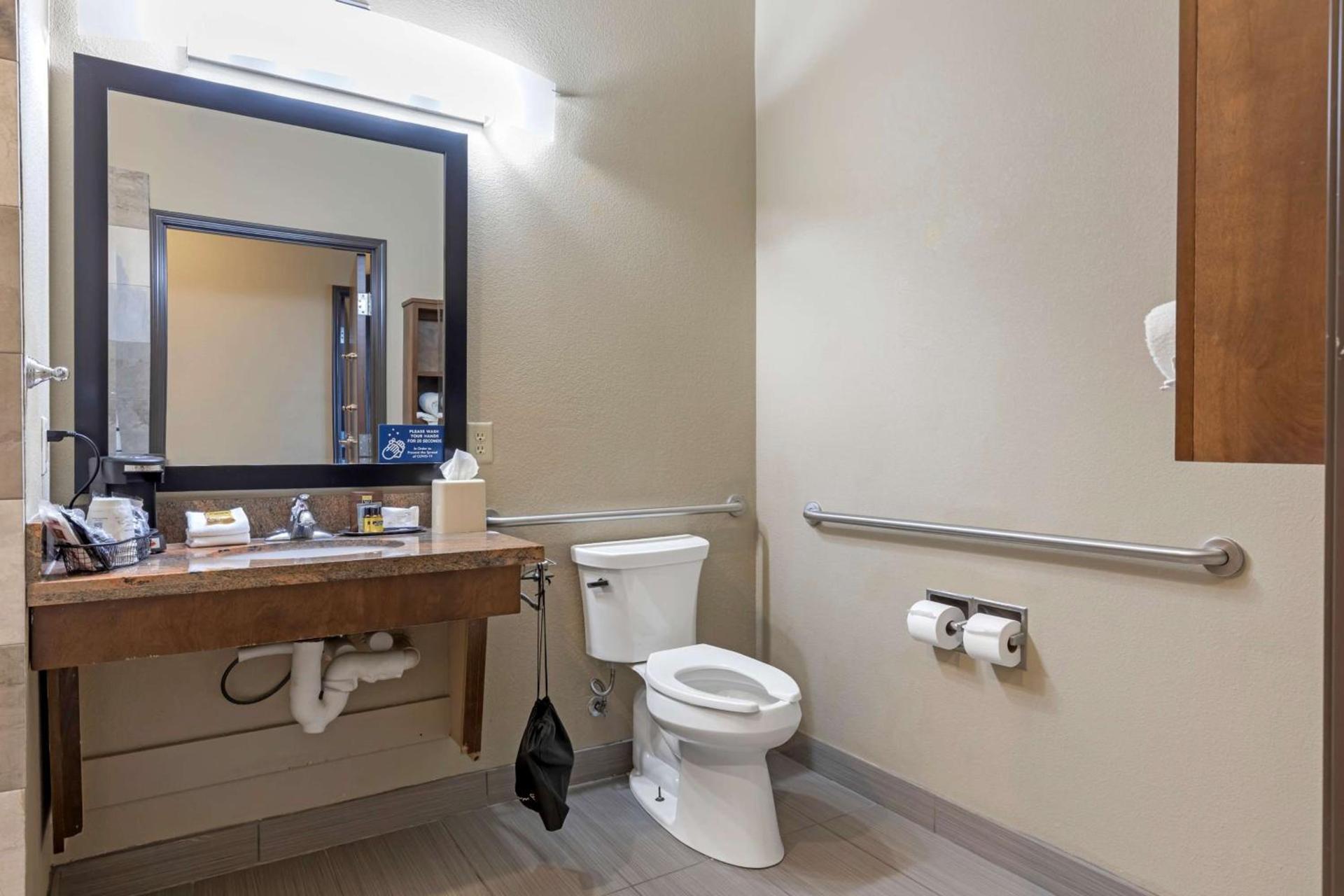 Best Western Plus Fort Stockton Hotel photo 31