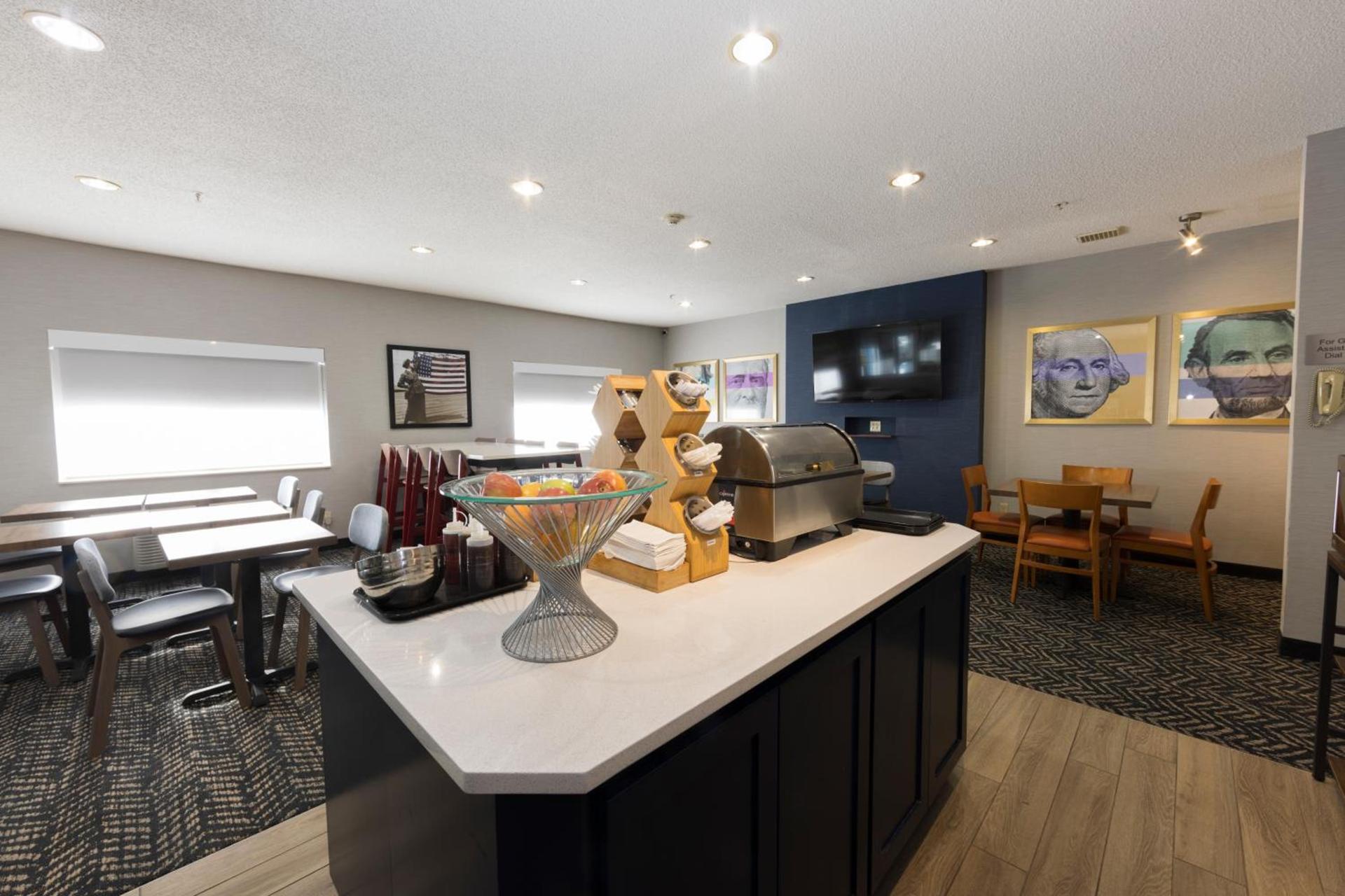 AmericInn by Wyndham Duluth photo 39
