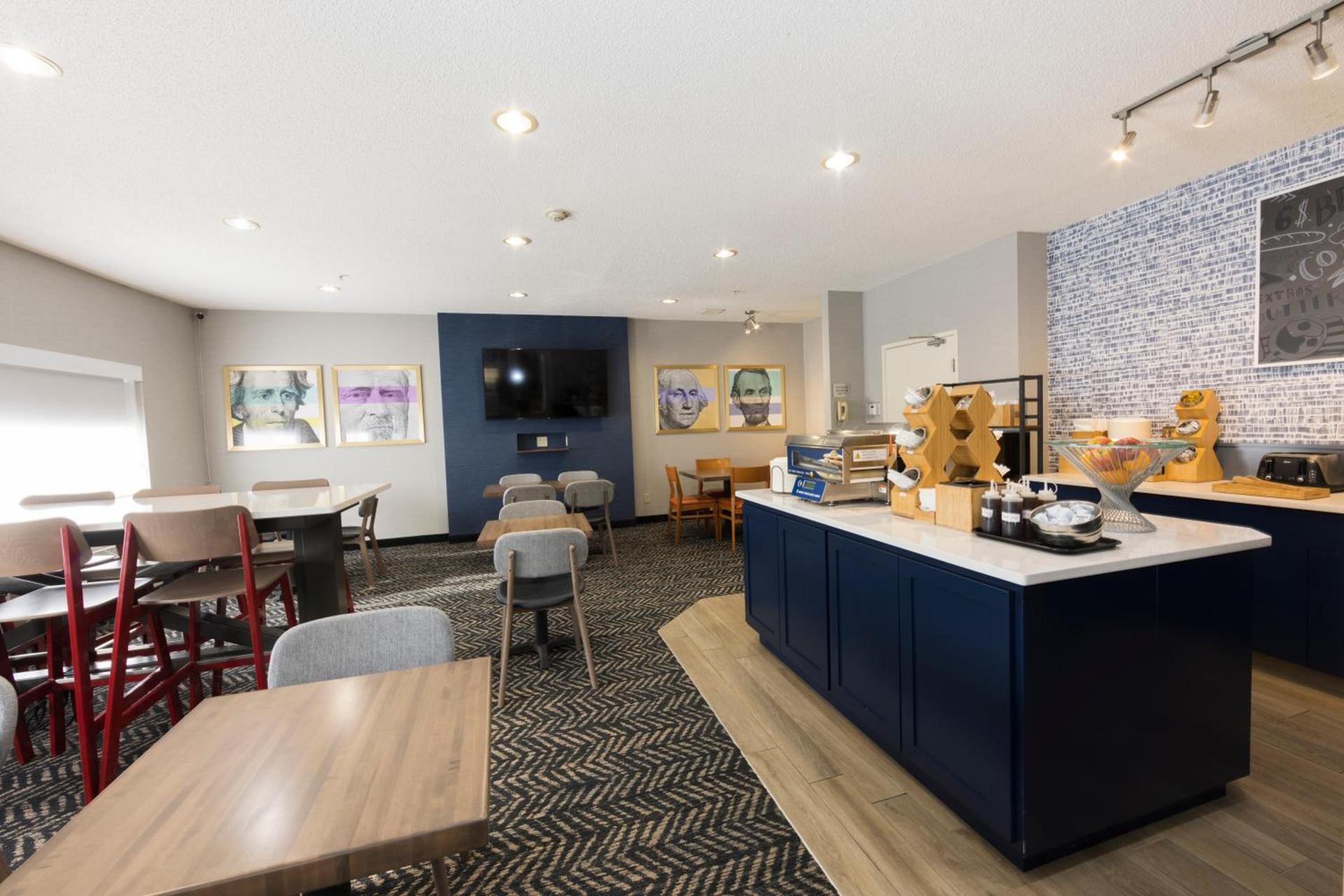 AmericInn by Wyndham Duluth photo 45