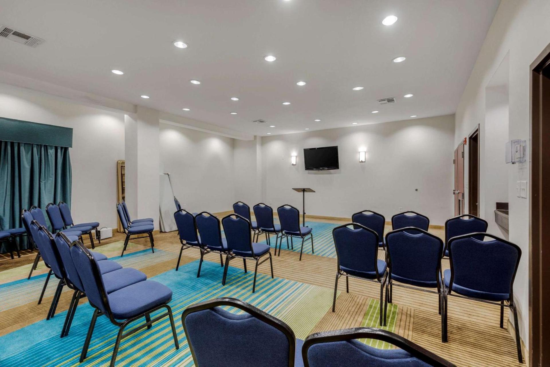 Comfort Suites Waco North - Near University Area photo 8