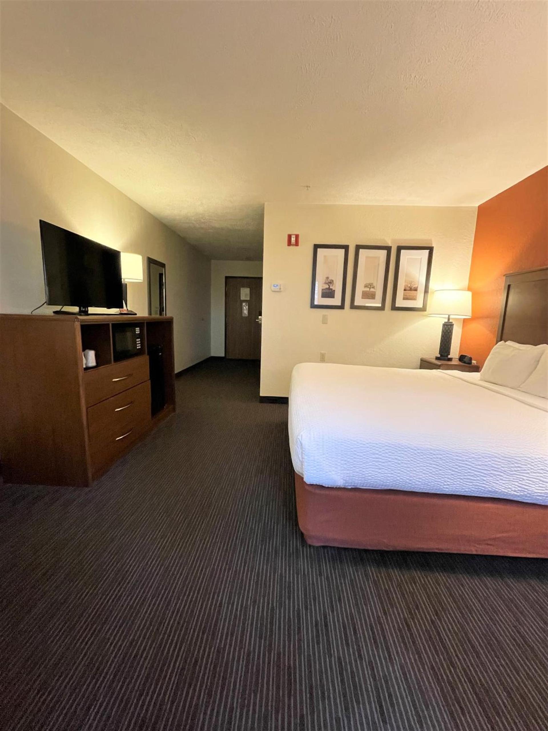 Quality Inn Petoskey photo 17