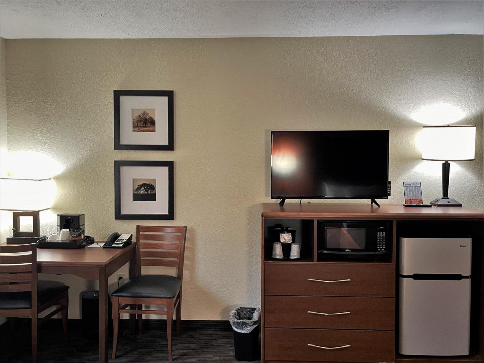 Quality Inn Petoskey photo 18