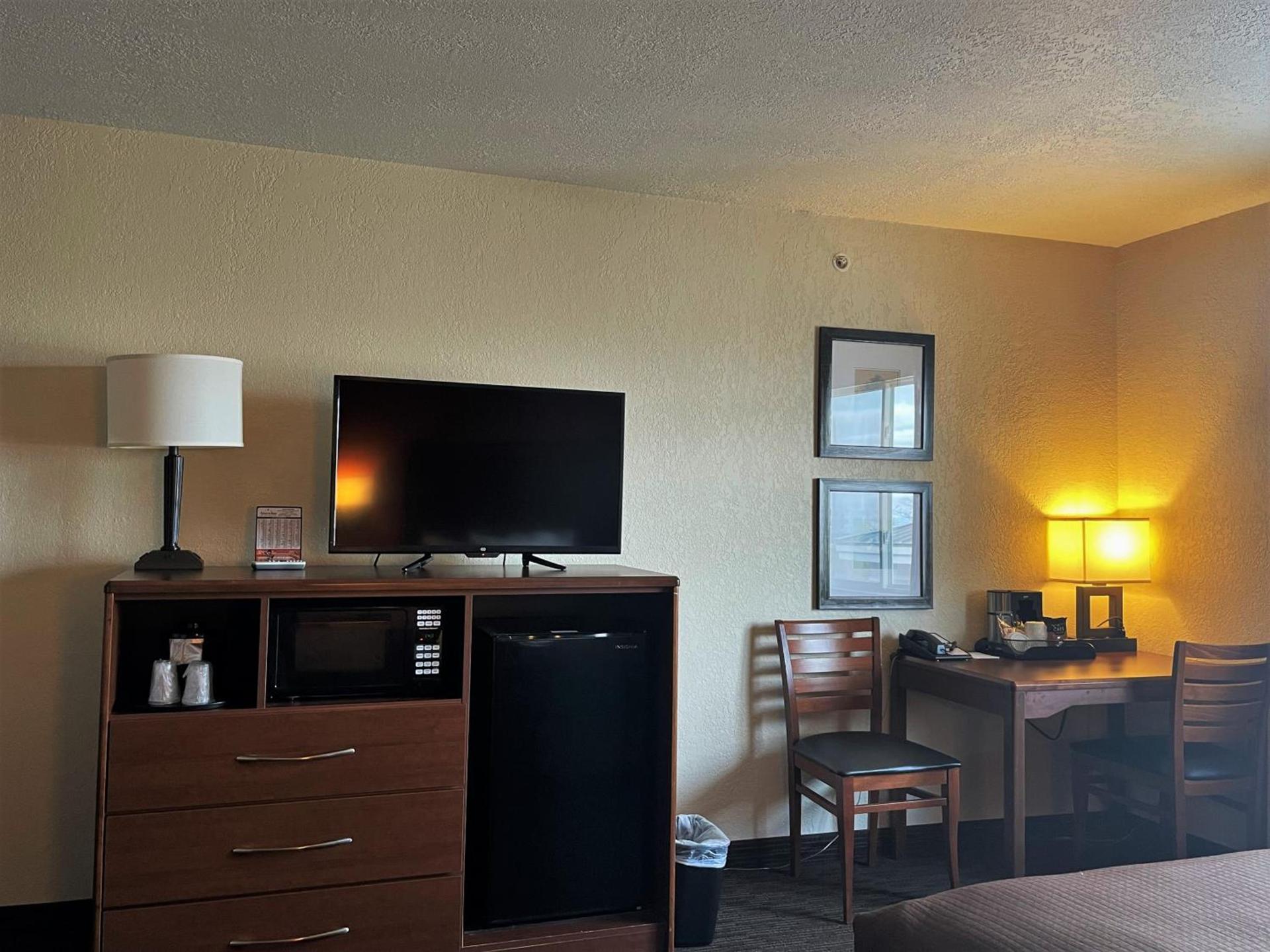 Quality Inn Petoskey photo 25