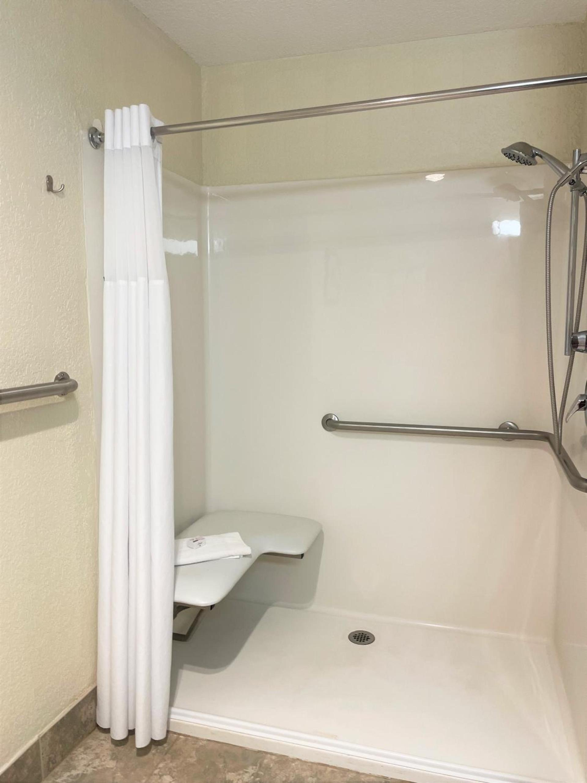Quality Inn Petoskey photo 27