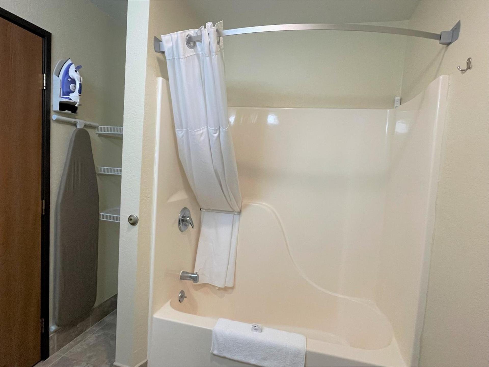 Quality Inn Petoskey photo 32