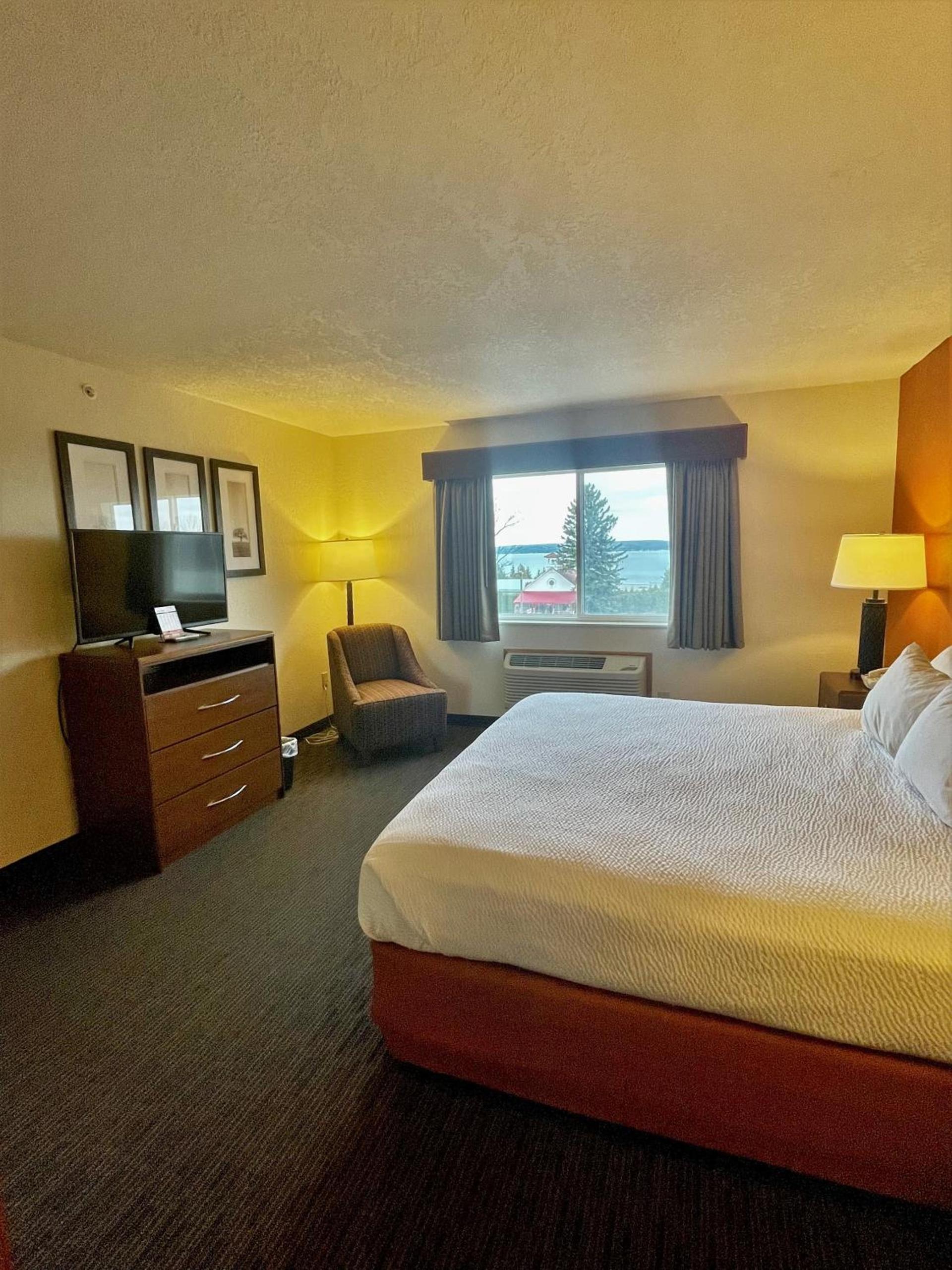 Quality Inn Petoskey photo 34