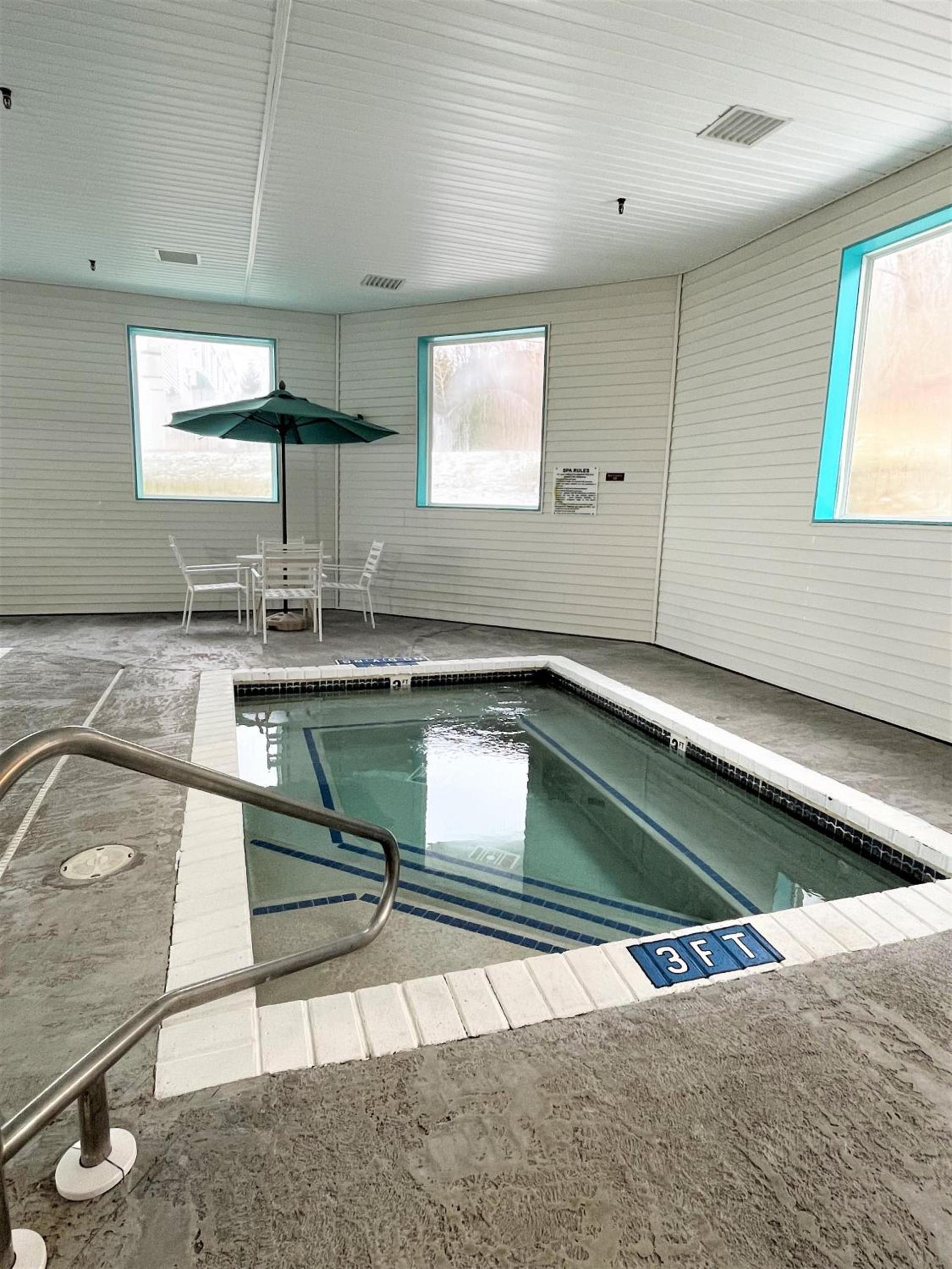 Quality Inn Petoskey photo 36