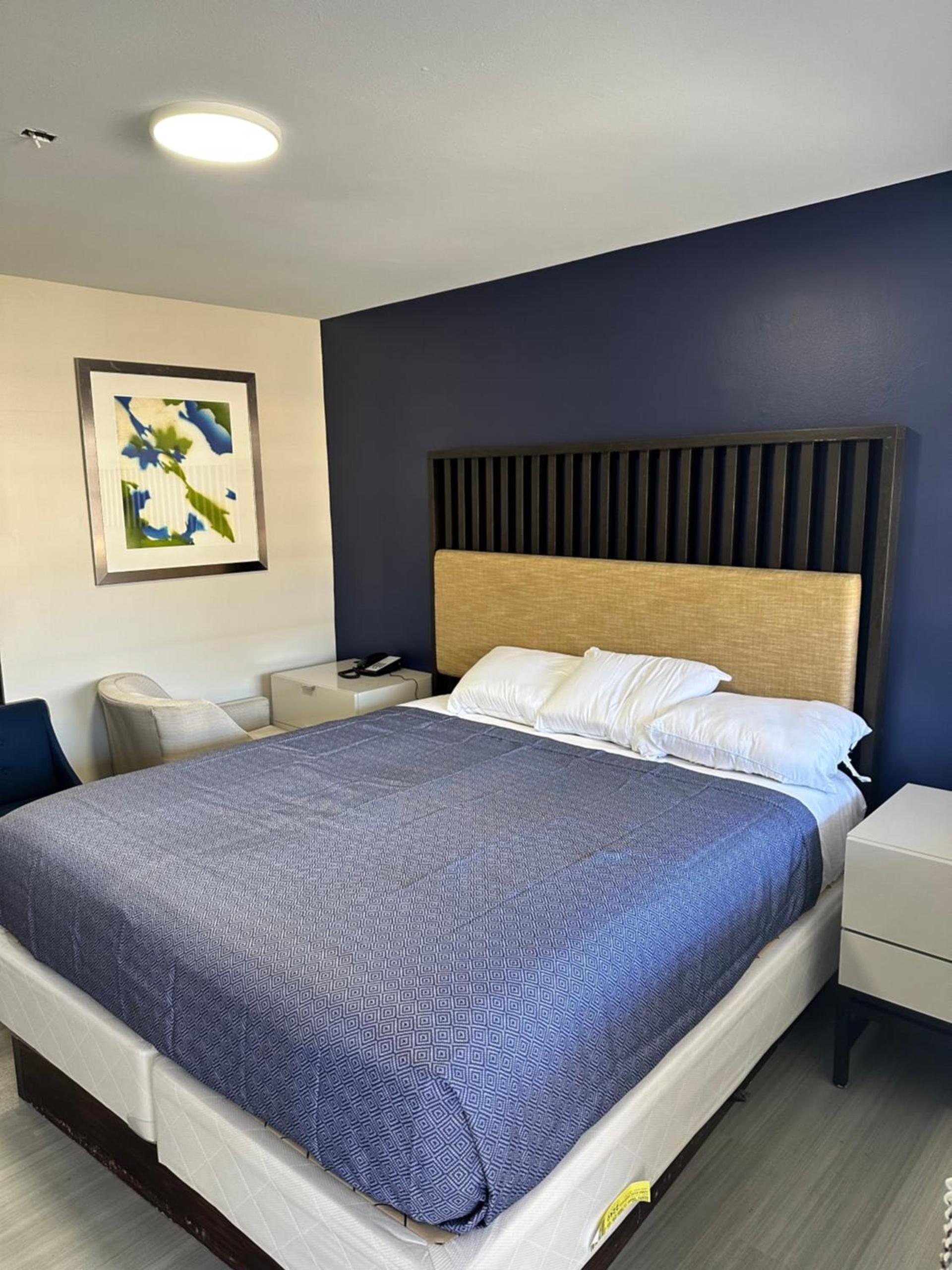 Economy 7 Inn Hampton photo 4