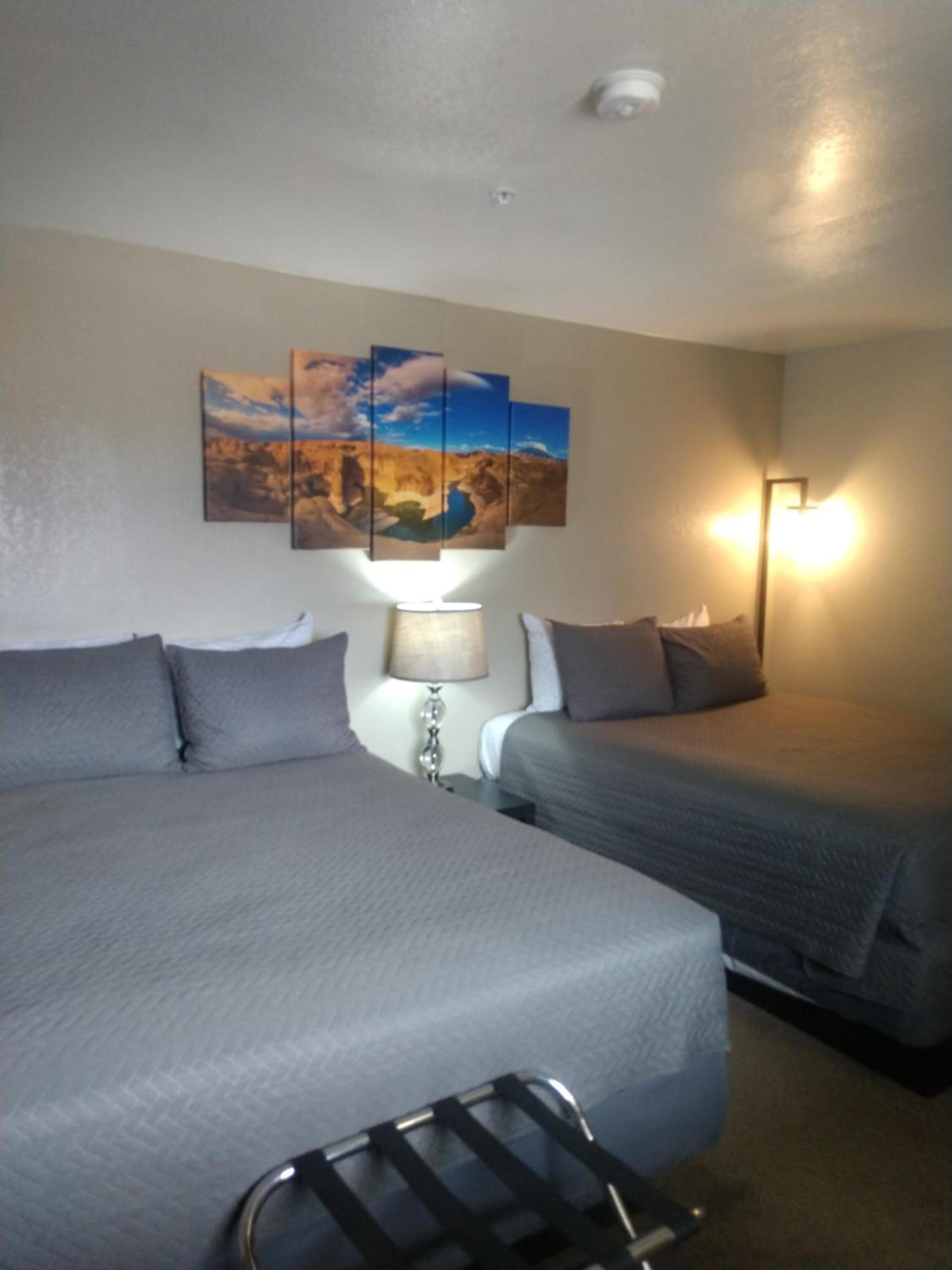 Red Rock Motel and Dam Motel photo 86