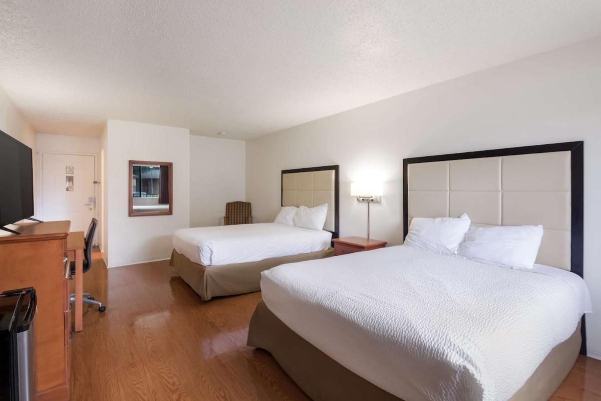 Americas Best Value Inn Lockhart TX photo 32