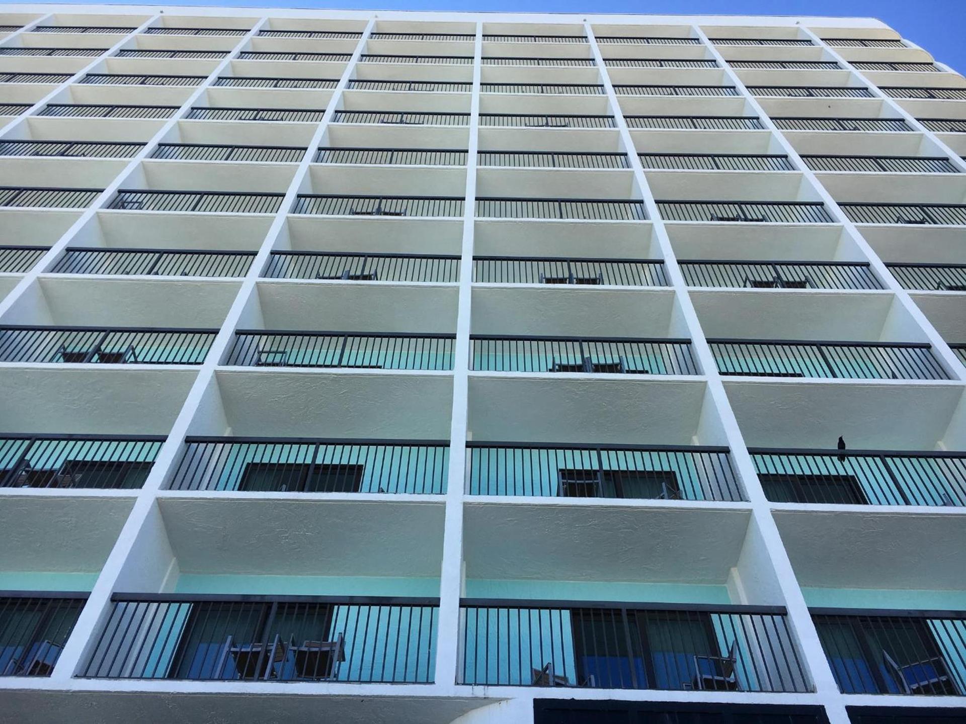 Holiday Inn Express & Suites Oceanfront Daytona Beach Shores by IHG photo 30