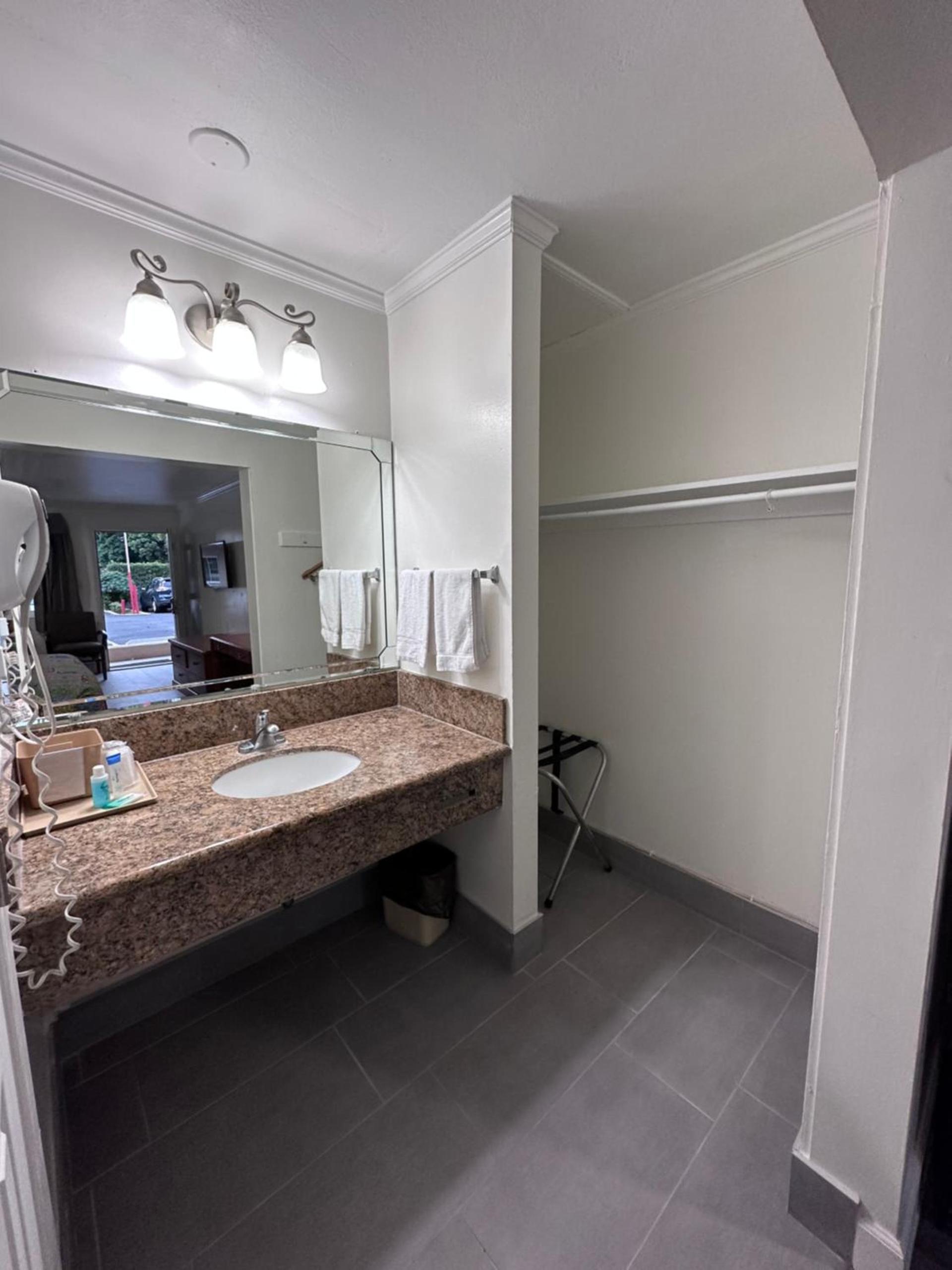Willow Tree Lodge photo 22