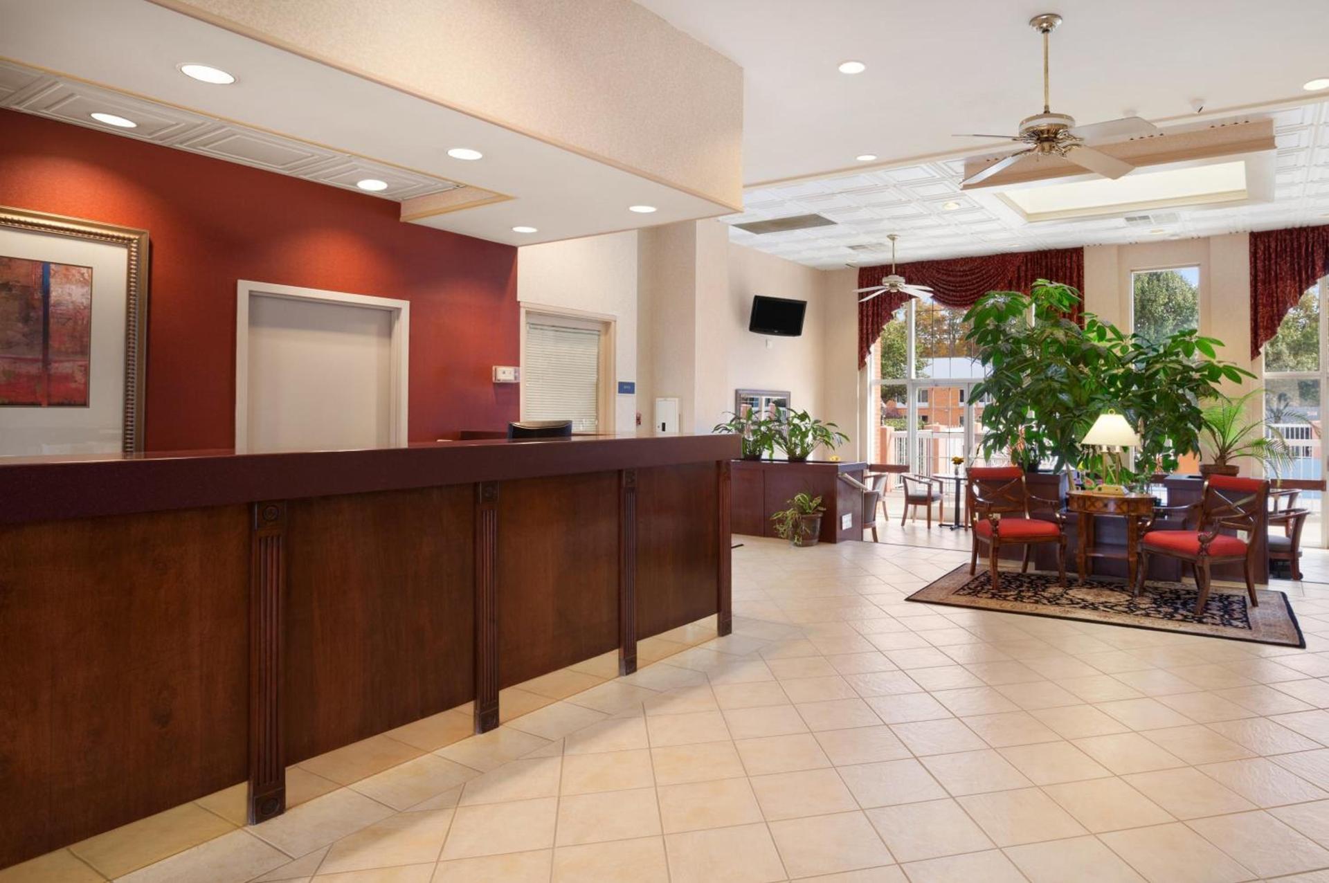 Baymont by Wyndham Warrenton photo 12
