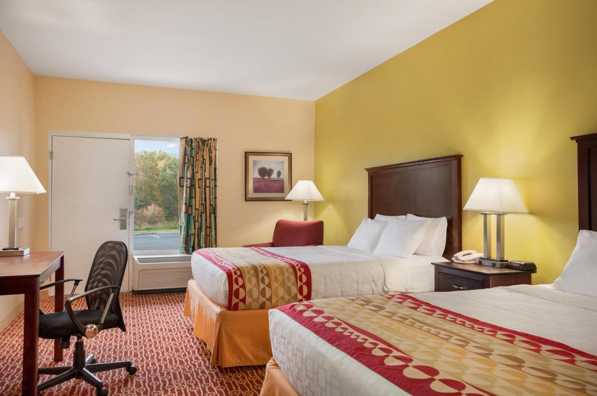 Baymont by Wyndham Warrenton photo 14