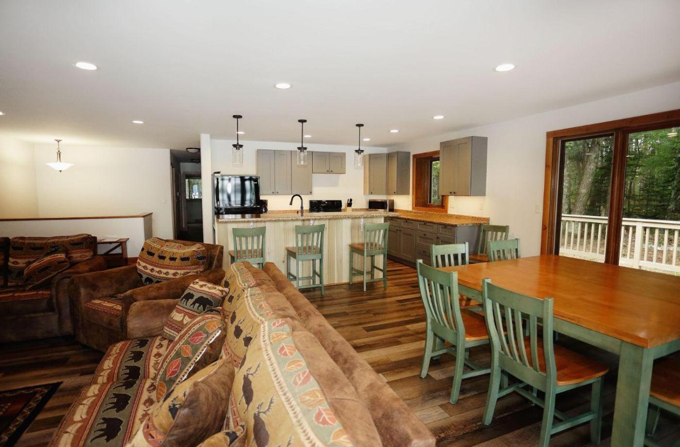 Eagle Bay photo 16