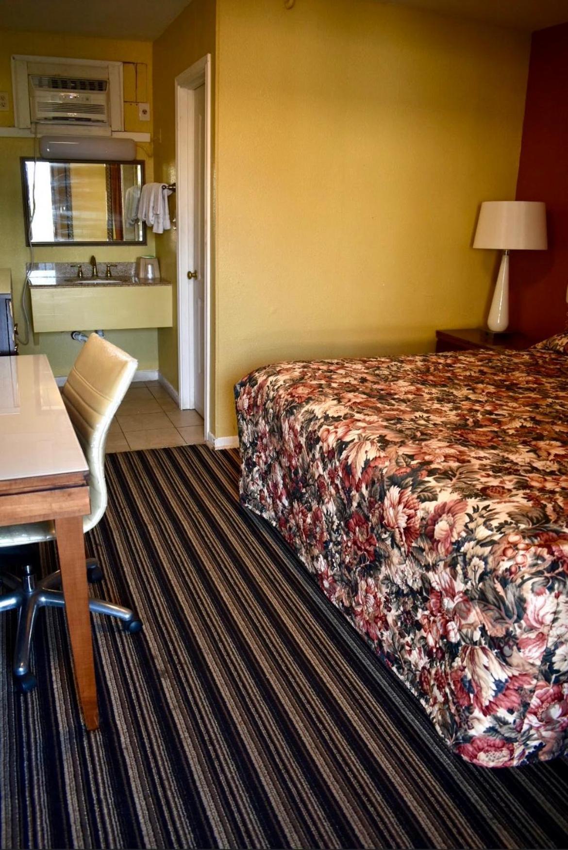 Walnut Forest Motel photo 13