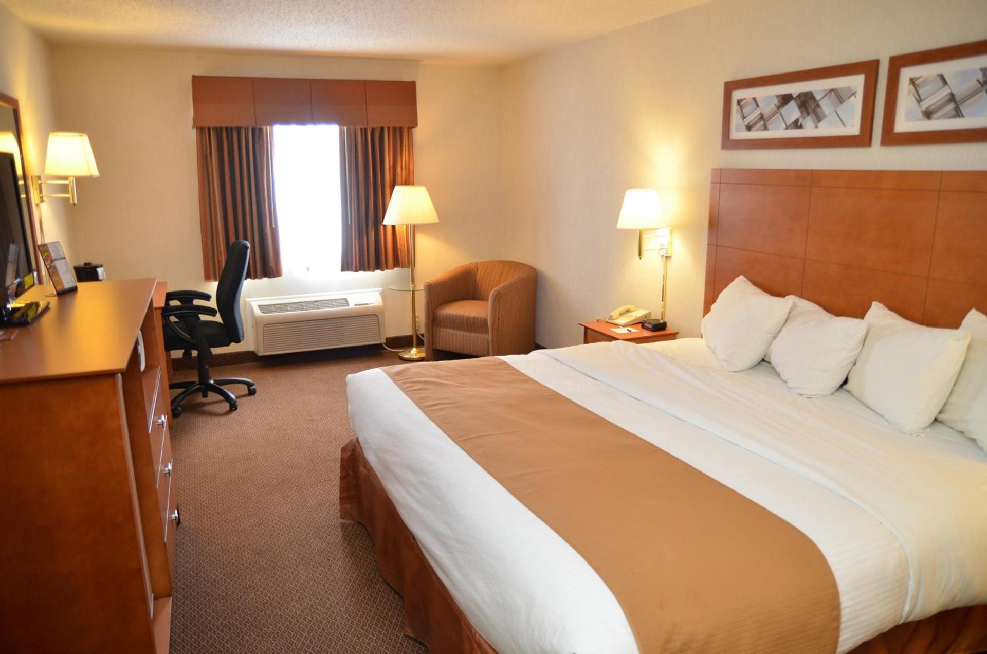 Baymont by Wyndham Port Huron photo 17