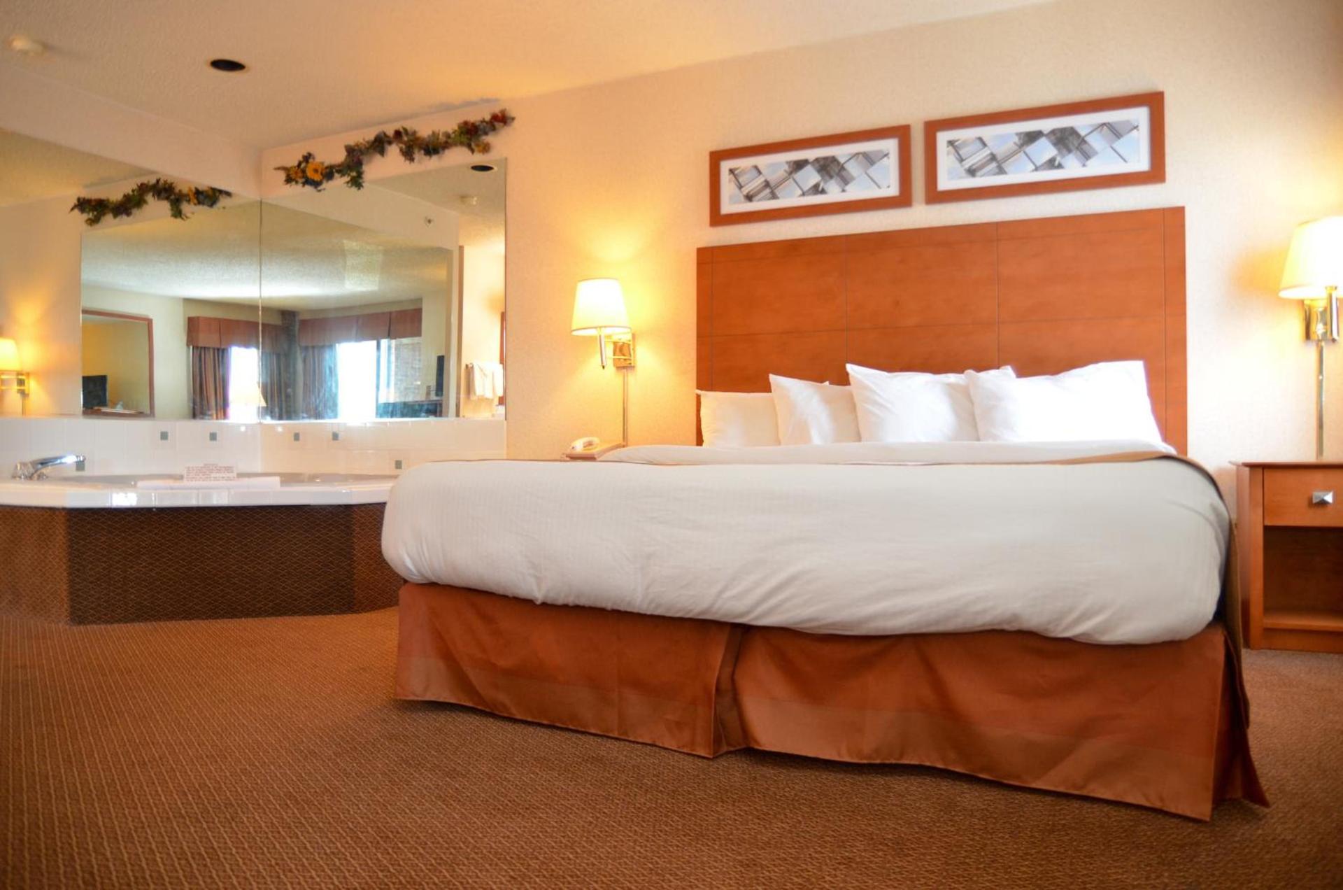 Baymont by Wyndham Port Huron photo 33