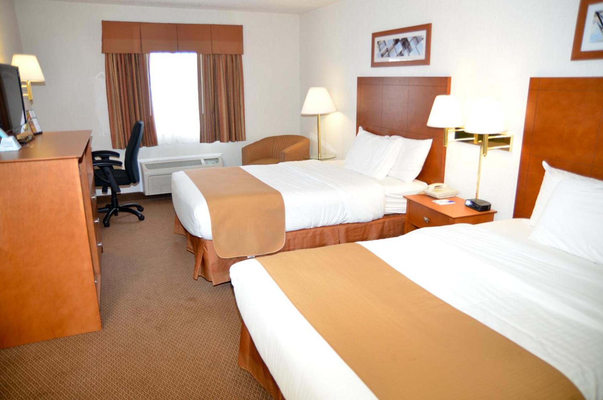 Baymont by Wyndham Port Huron photo 36