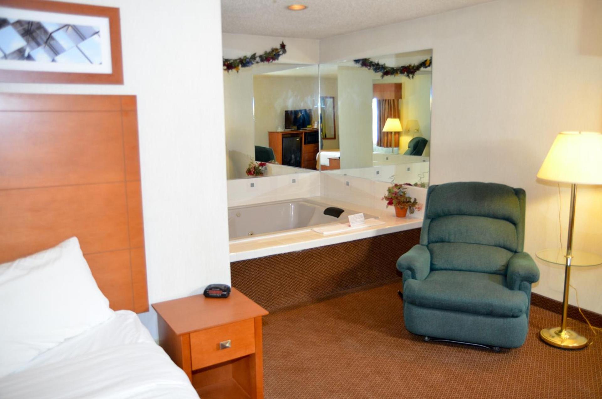 Baymont by Wyndham Port Huron photo 37