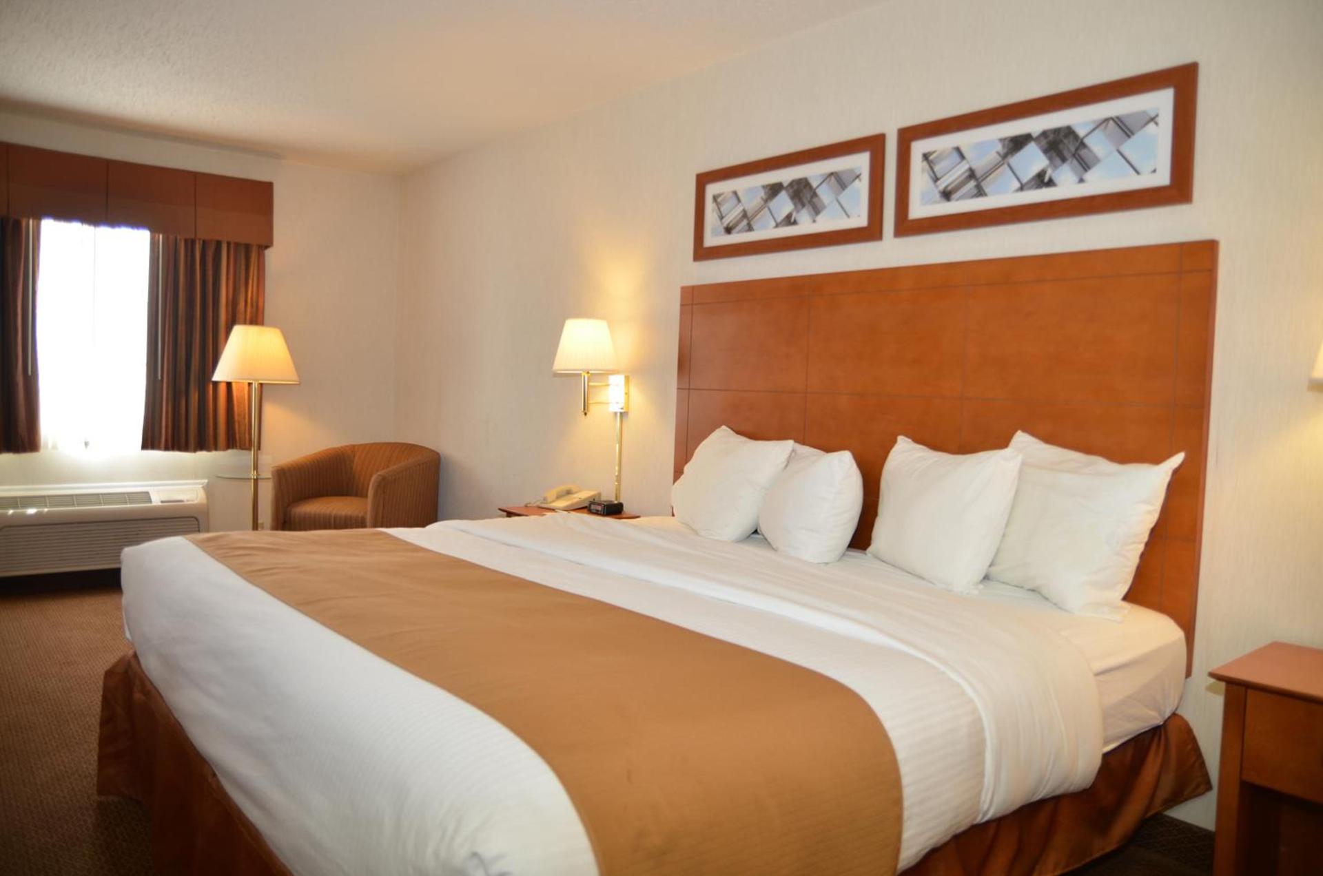 Baymont by Wyndham Port Huron photo 47