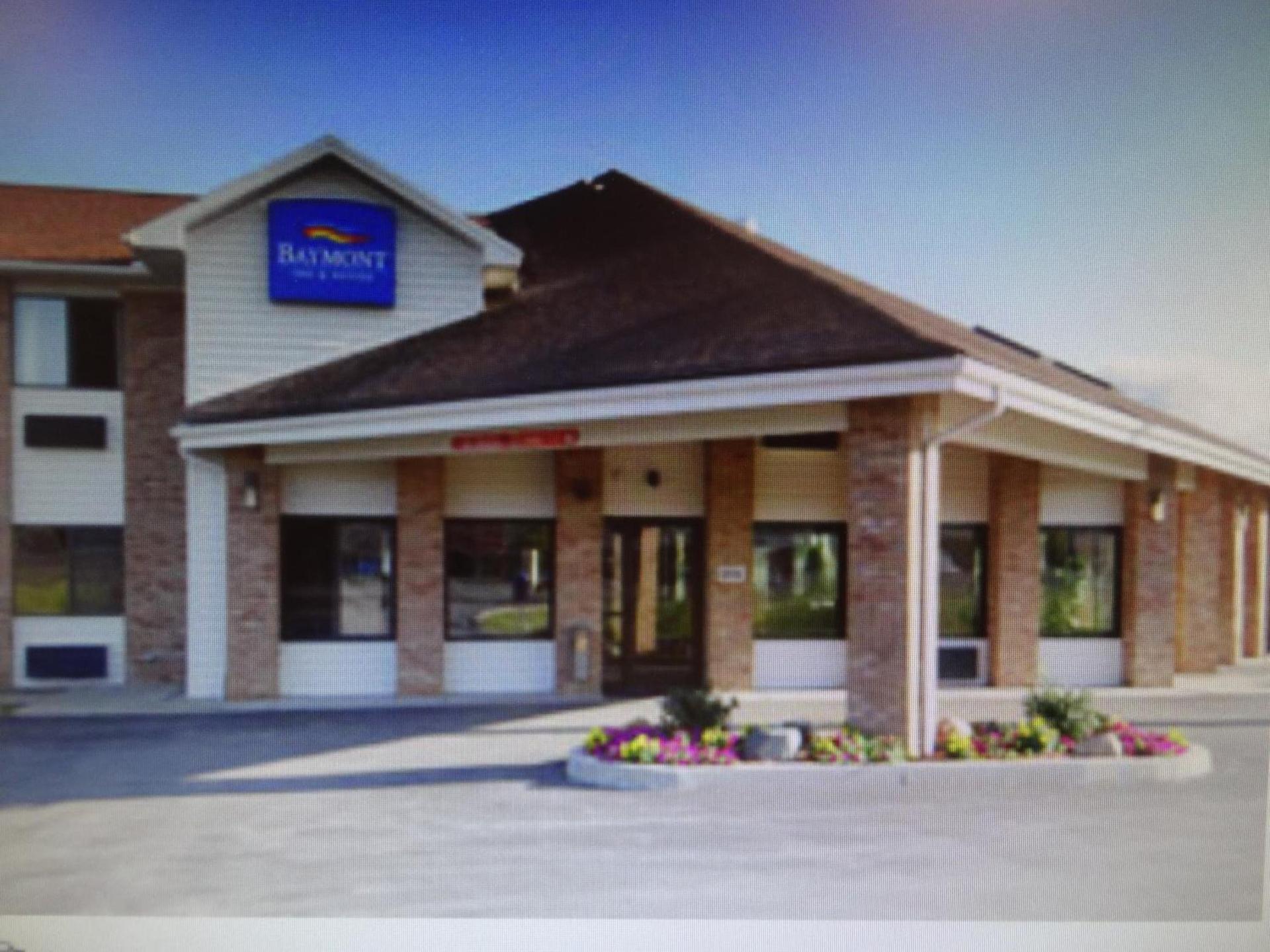 Baymont by Wyndham Port Huron photo 2