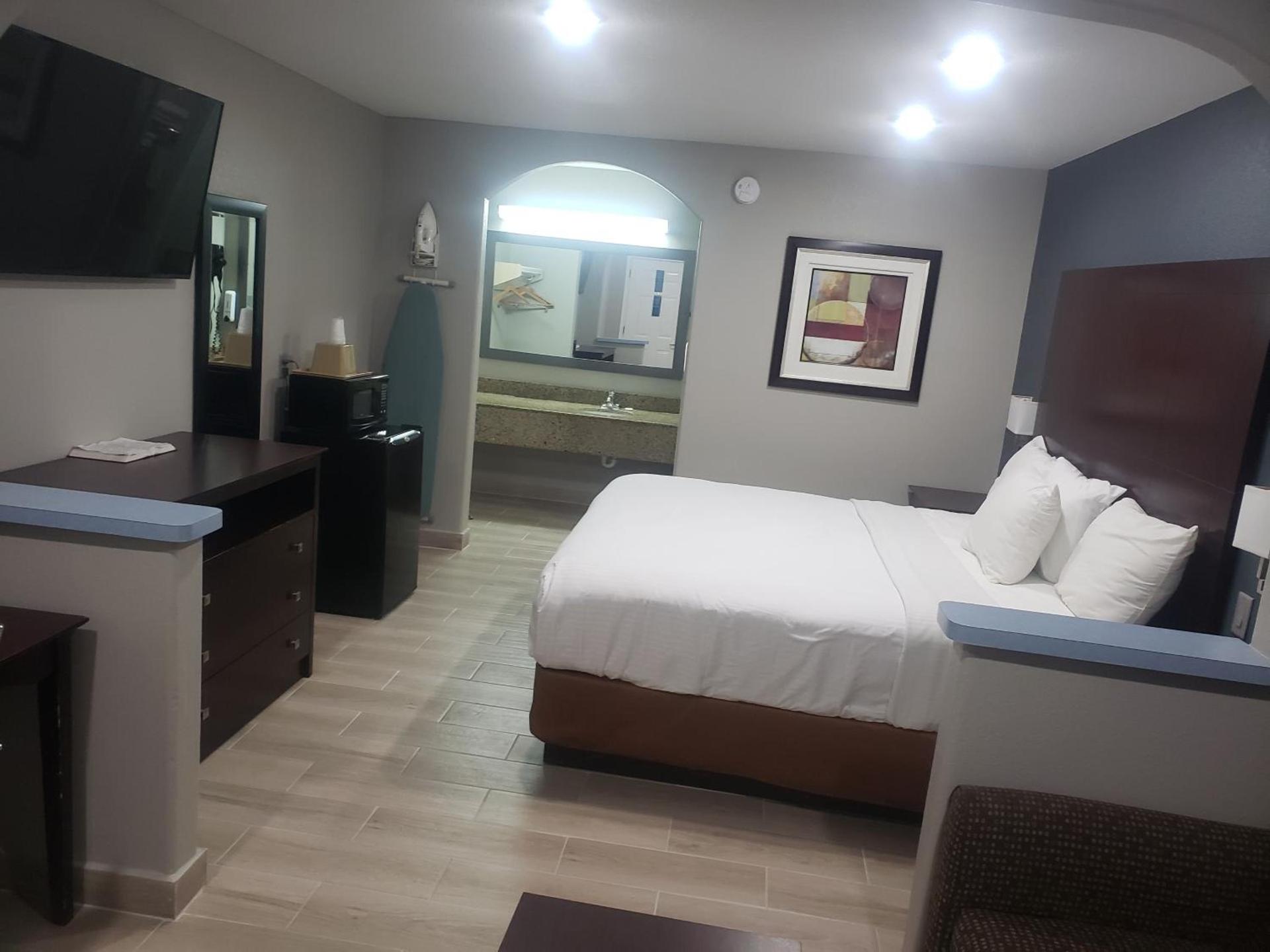 Cotulla Executive Inn photo 35