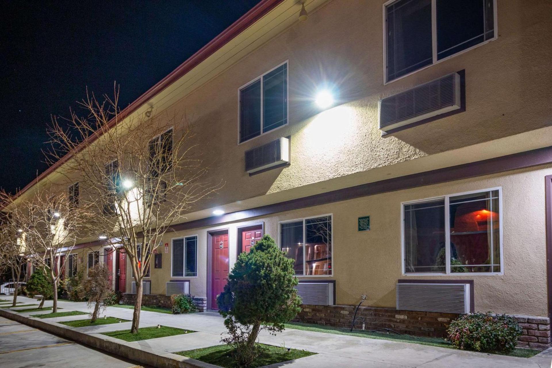 Quality Inn Bishop near Mammoth photo 3