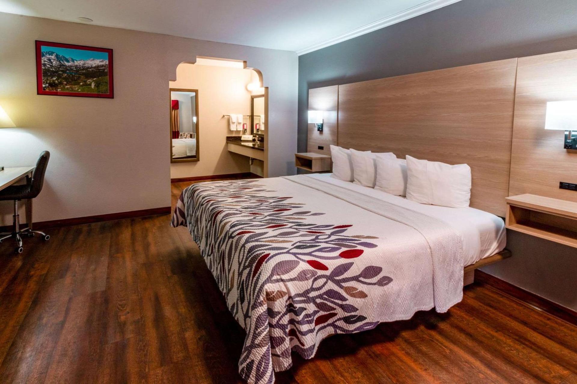 Quality Inn Bishop near Mammoth photo 4