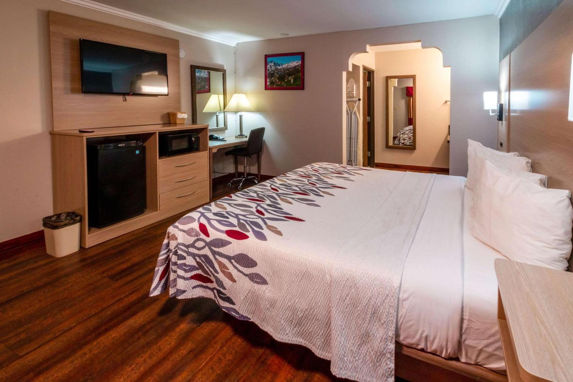 Quality Inn Bishop near Mammoth photo 5