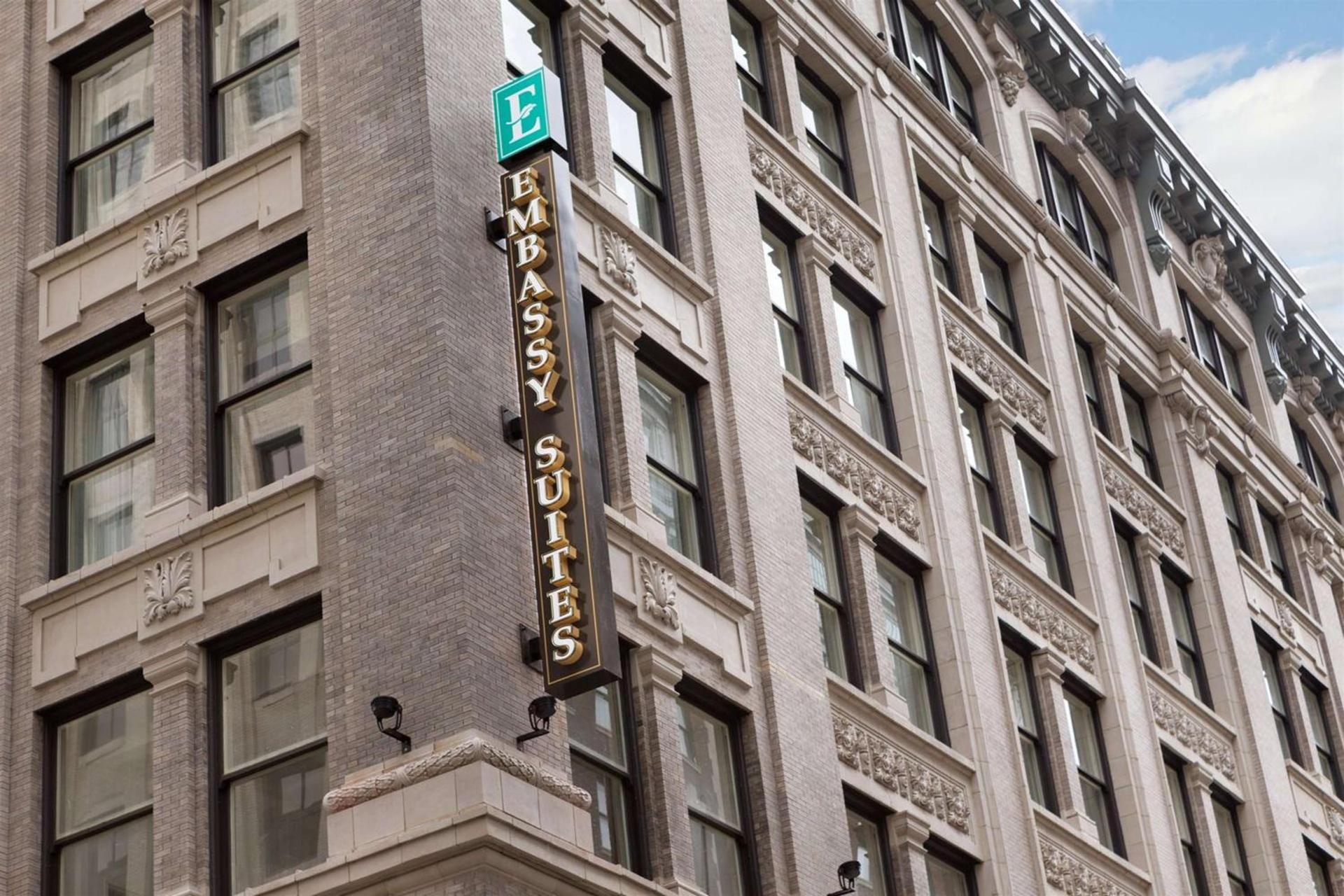 Embassy Suites Louisville Downtown — hotel in Louisville