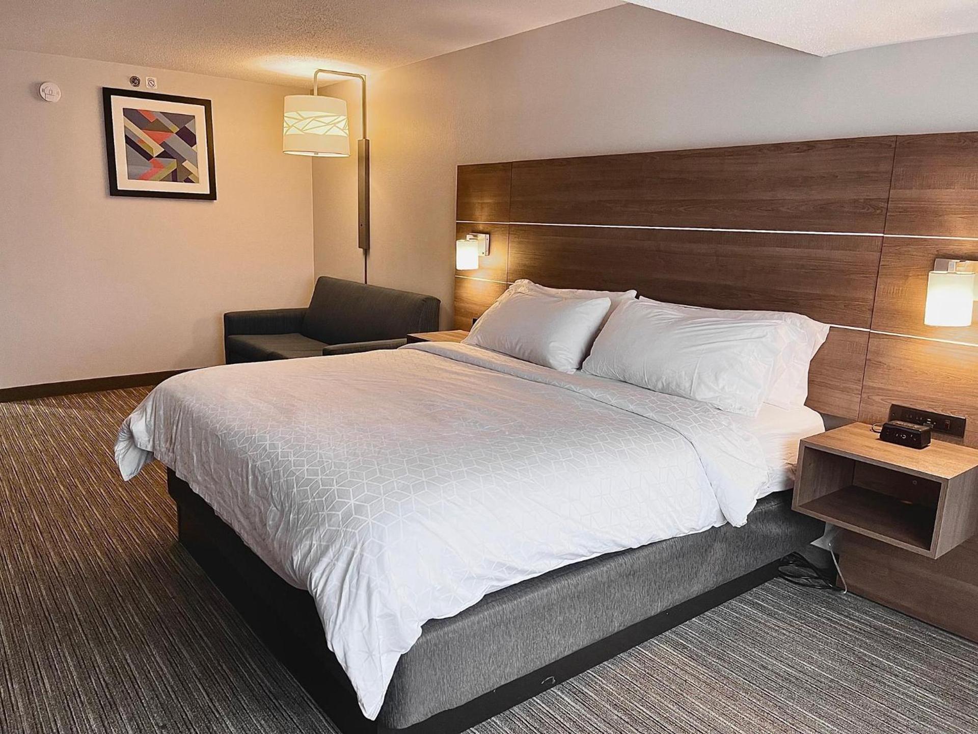 Holiday Inn Express Mount Pleasant- Scottdale by IHG photo 36
